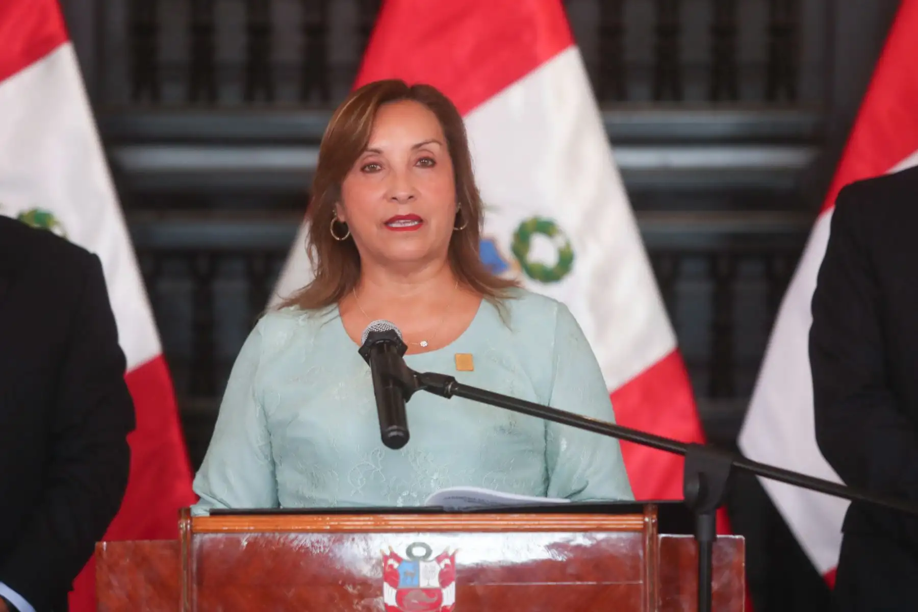 La presidenta de la república, Dina Boluarte, participa en la ceremonia de presentación del reglamento de la Ley N° 30999, Ley de Ciberdefensa, con la finalidad proteger la seguridad nacional frente a amenazas o ataques en el ciberespacio. Foto: ANDINA/ Prensa Presidencia