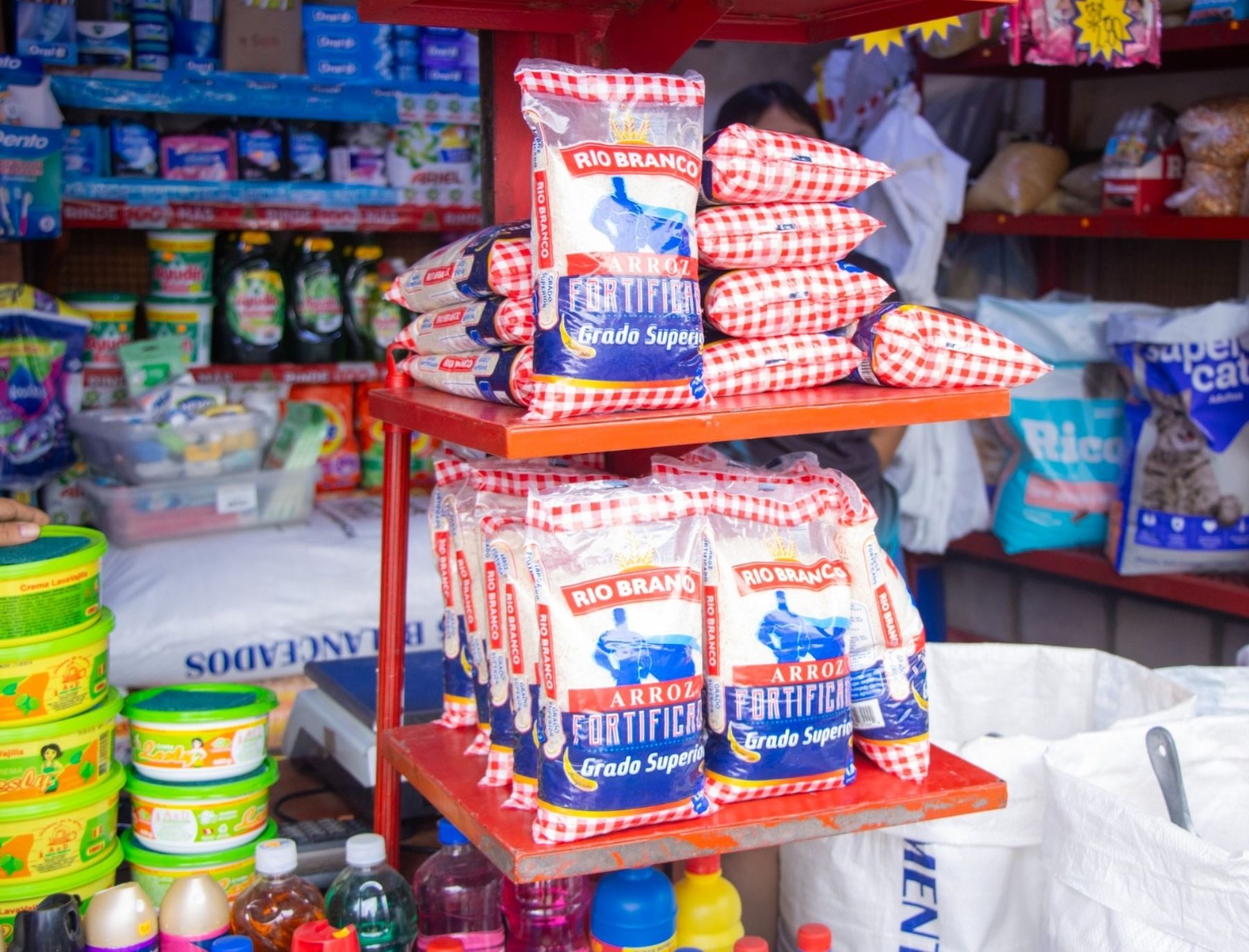 Mercado de Tarapoto es el primer centro de abastos del país en comercializar el arroz fortificado, un producto ideal para combatir la desnutrición y la anemia infantil. ANDINA/Difusión