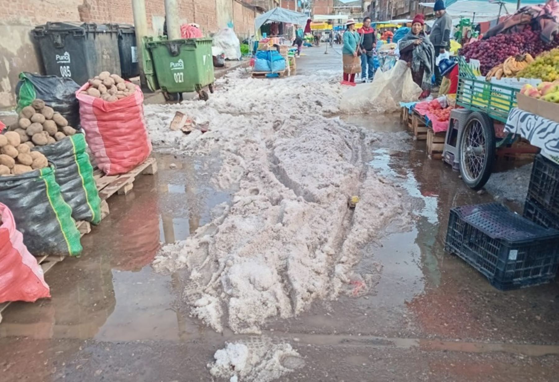 Lluvias y granizo afectan viviendas y provocan deslizamientos de tierra en Puno.