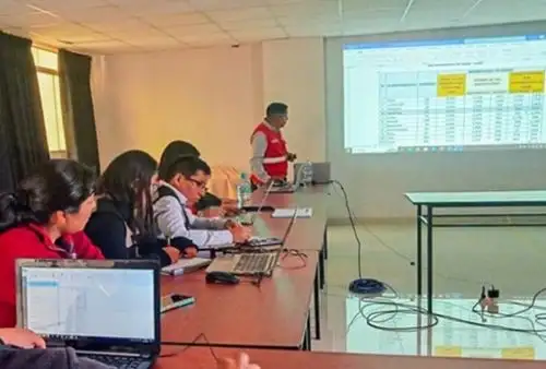El Ministerio de Energía y Minas, a través de la Dirección General de Formalización Minera, realizó un taller de capacitación a funcionarios de la Dirección Regional de Energía y Minas (DREM) de Apurímac, para la identificación de zonas mineras vulnerables a desastres naturales.