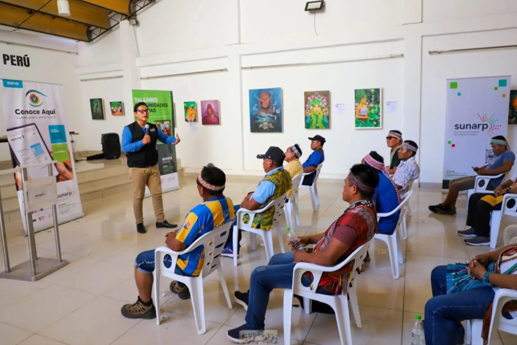 Más de 49 mil pobladores de cinco comunidades nativas ubicadas en la provincia de Atalaya, en la región Ucayali, serán beneficiadas con la protección jurídica de sus tierras ancestrales y derechos, luego que sus principales apus y líderes sean capacitados por la Sunarp, a través de la Zona Registral N° VI – Sede Pucallpa, en materias registrales de su especial interés.