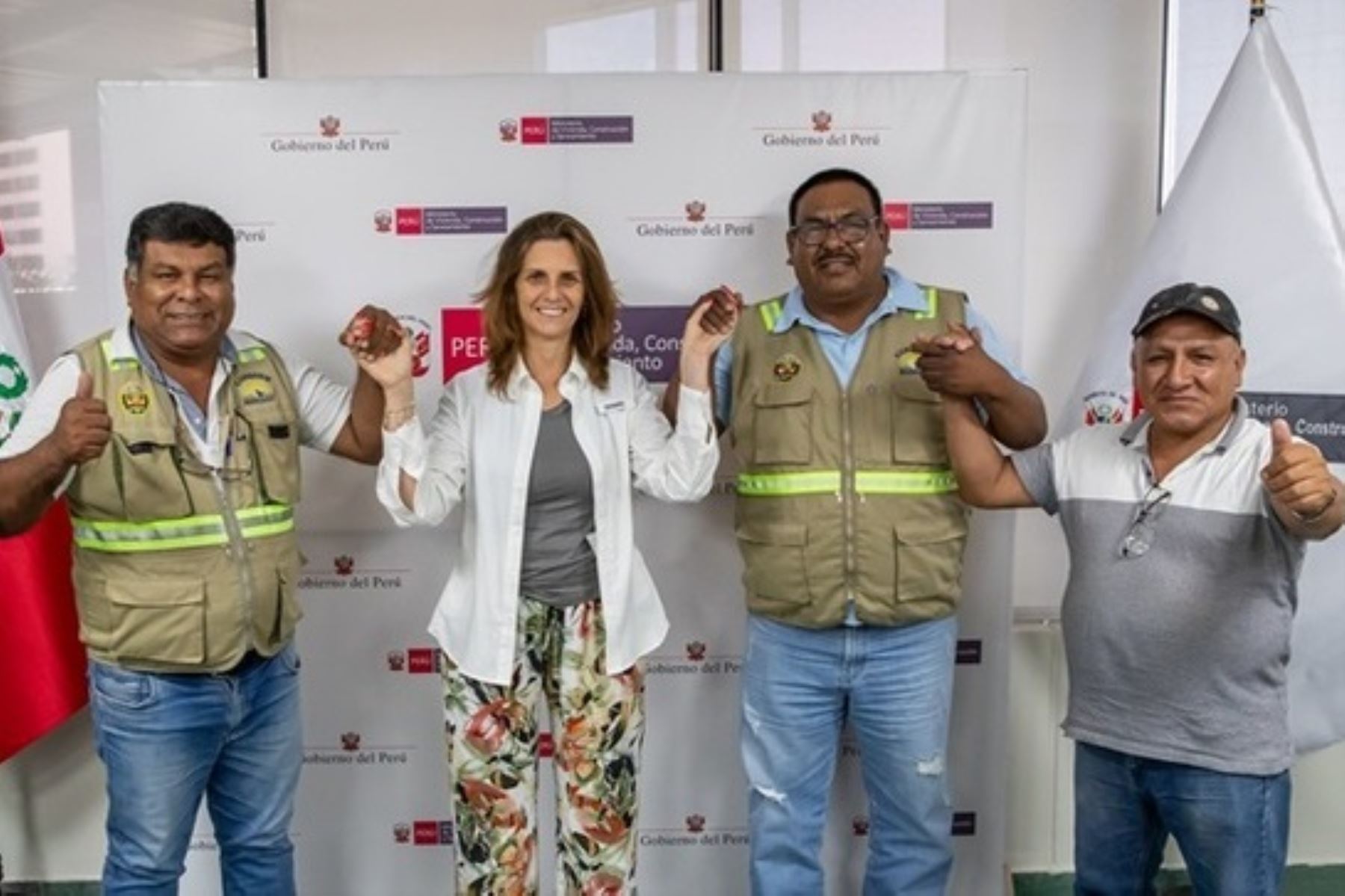 Manchay: establecerán cronograma de trabajo para destrabe de proyectos de acceso a agua. Ministra de Vivienda, Construcción y Saneamiento, Hania Pérez de Cuellar se reunió con dirigentes de Manchay. Foto: ANDINA/Difusión.