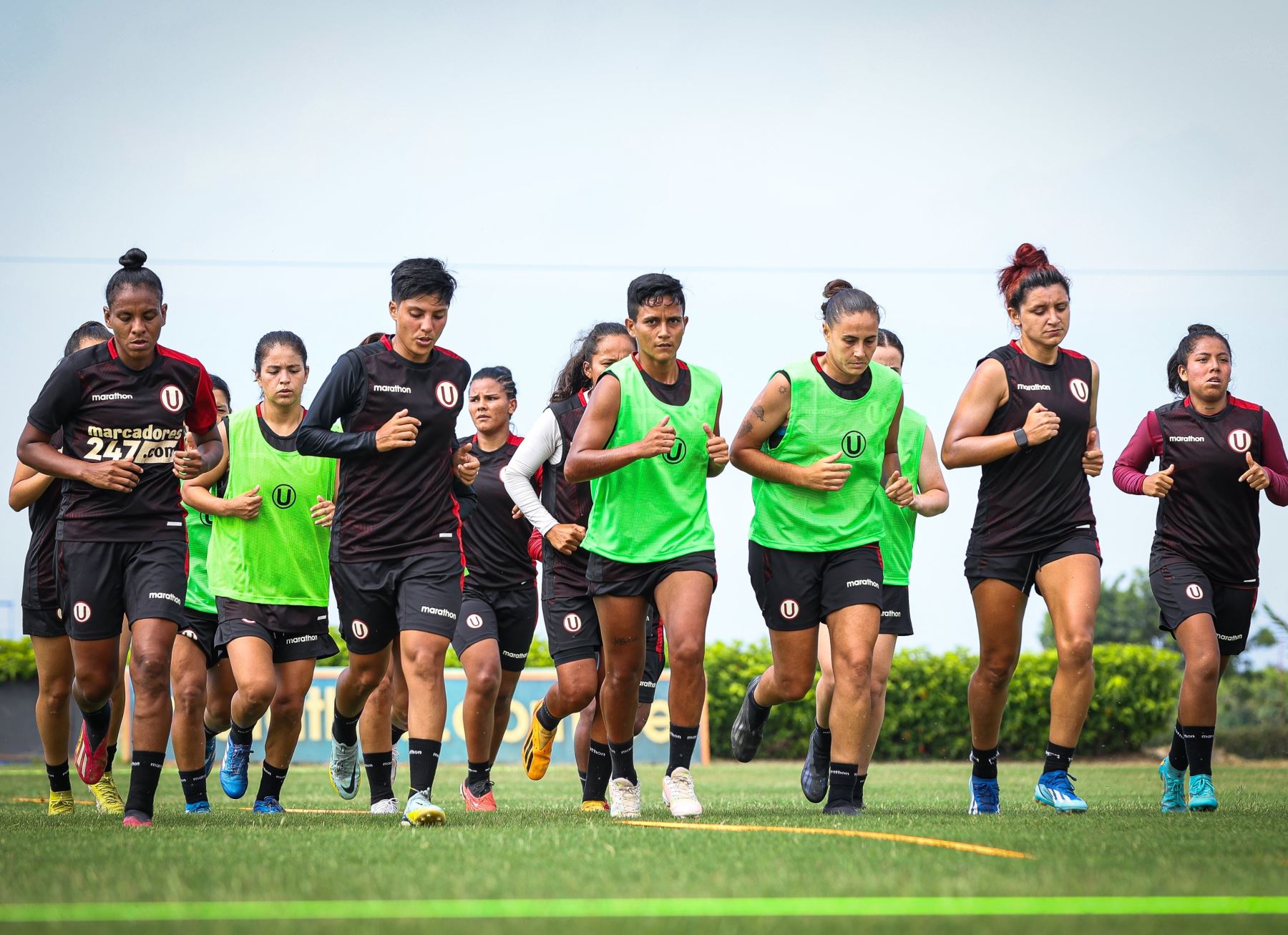 Noche Crema Universitario presentará su plantel femenino el 9 de marzo