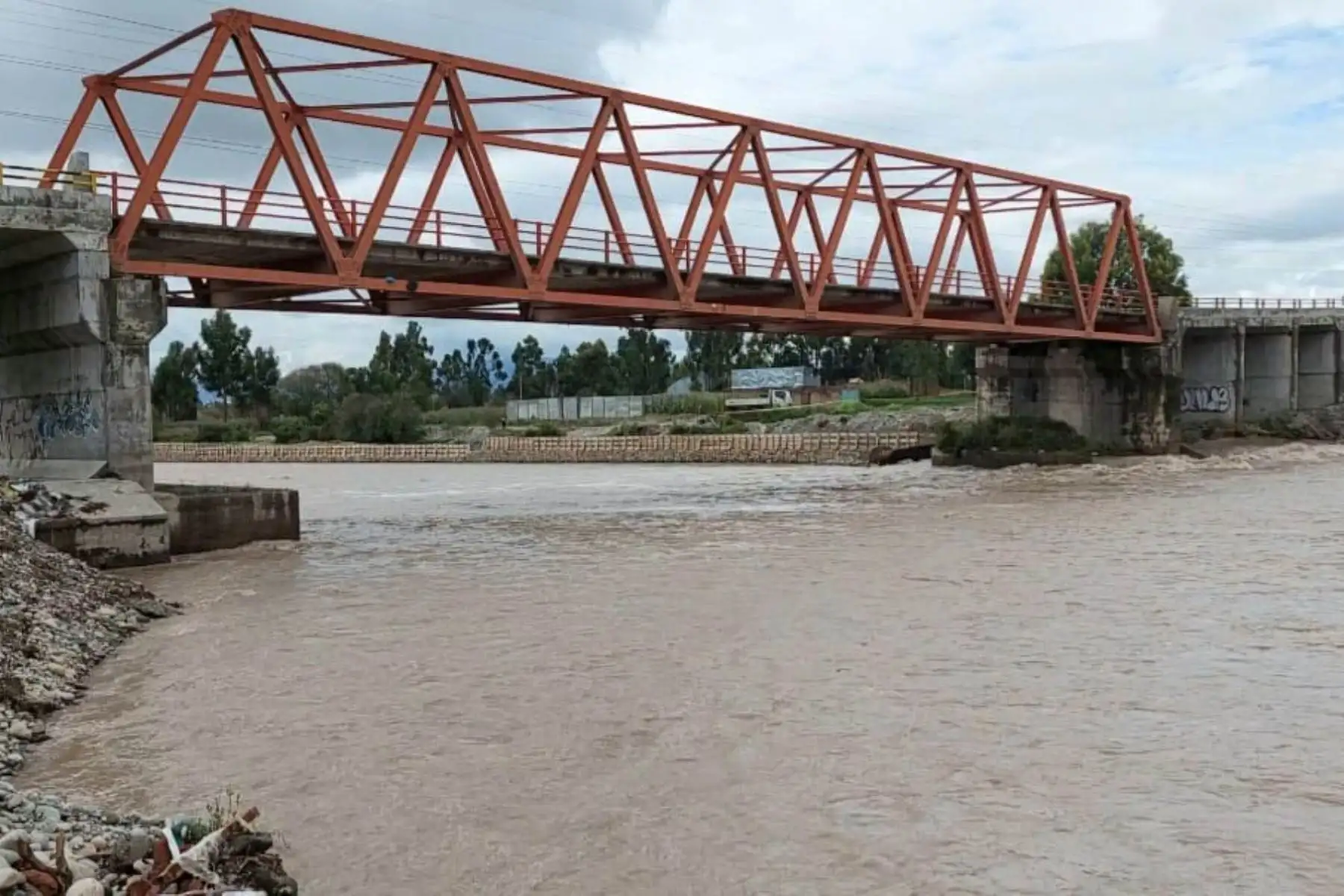 El puente Cunas une los distritos de Pilcomayo (Huancayo) y Huamancaca Chico (Chupaca). Foto: ANDINA/Cortesía Pedro Tinoco