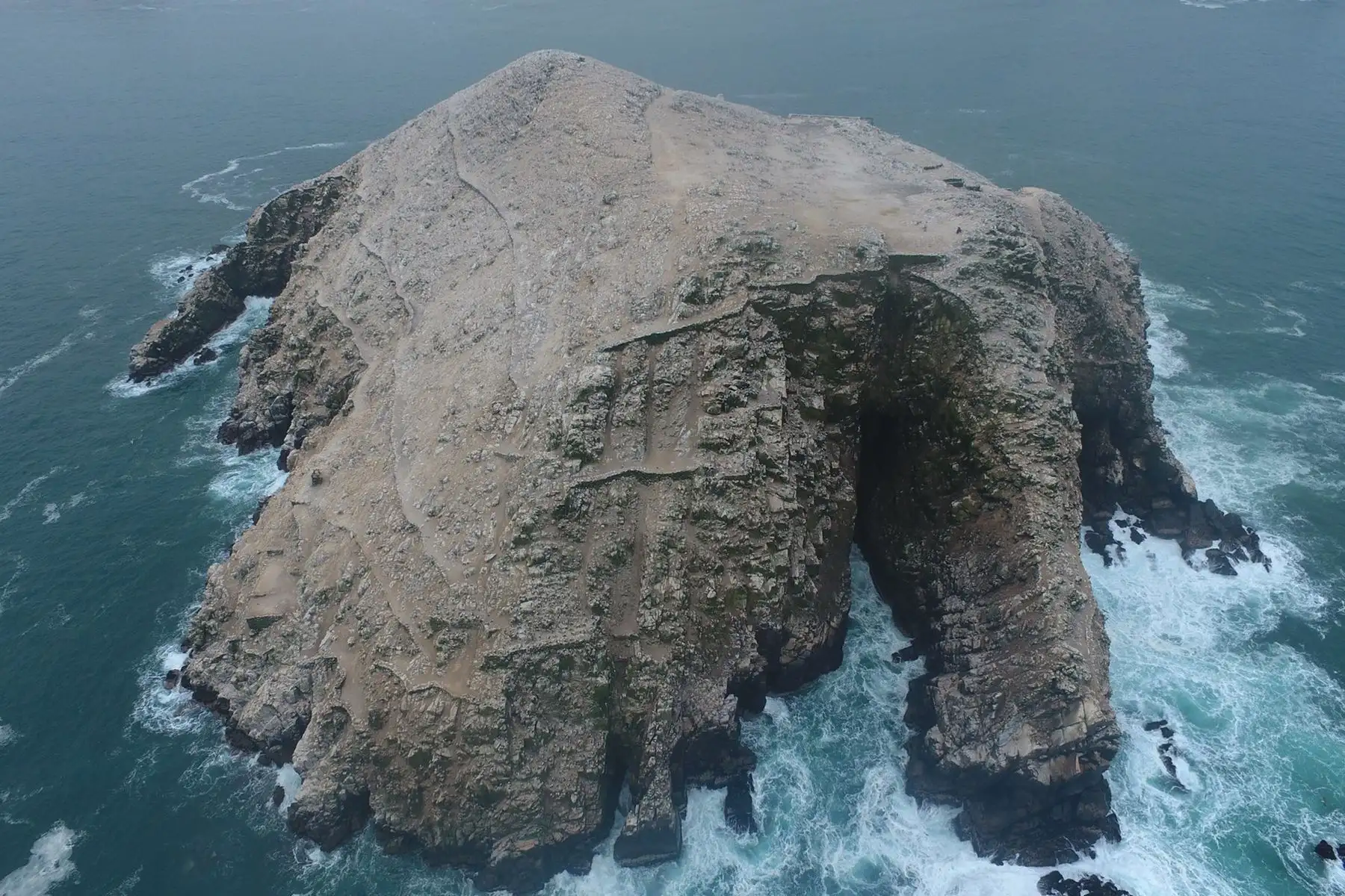 El ministro de Comercio Exterior y Turismo, Juan Carlos Mathews, anunció hoy que “Islas Cavinzas e Islotes Palomino”, ubicada en la costa de la provincia constitucional del Callao (Perú), ha sido elegida como la gran ganadora del premio ITB Earth Award 2024.
Foto: Mincetur