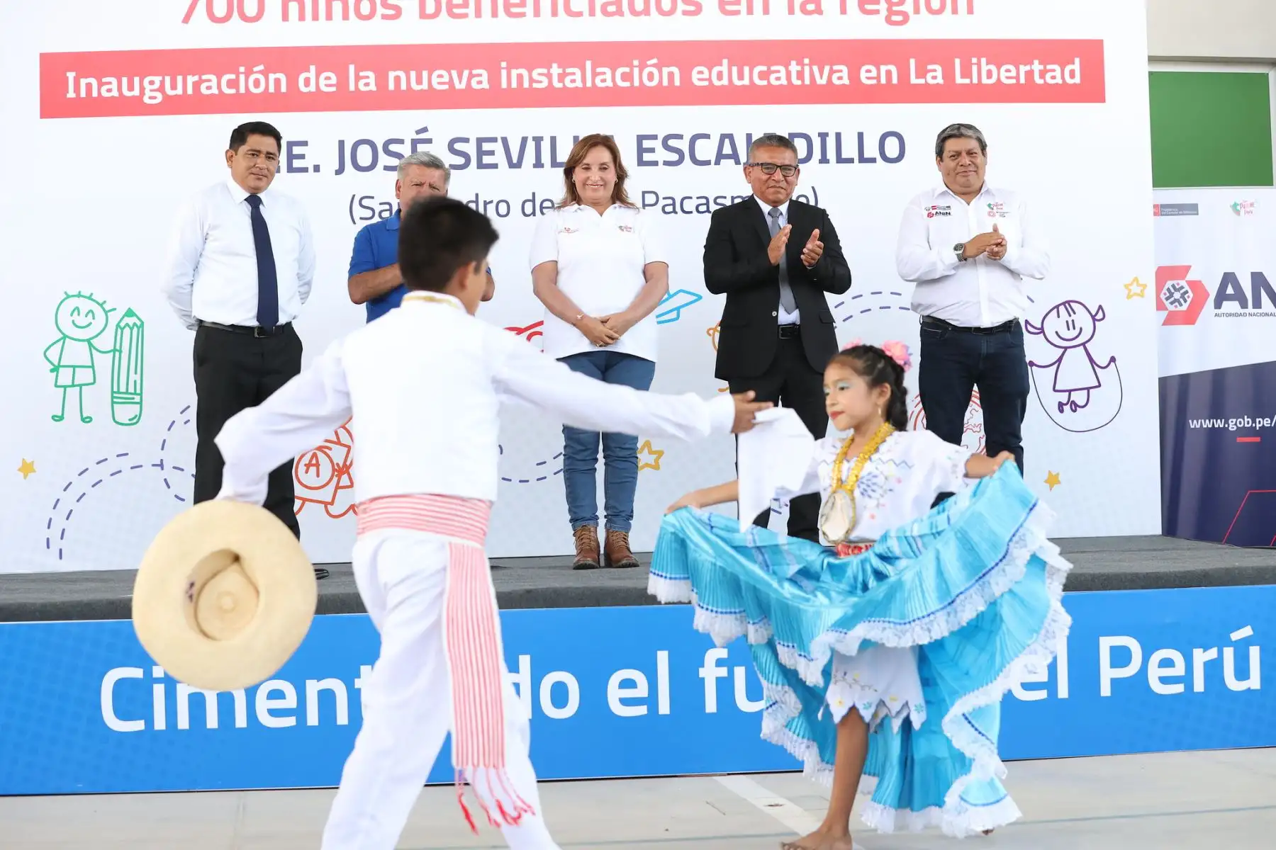 Presidenta Dina Boluarte entrega nuevas instalaciones del colegio Jose Sevilla Escajadillo en La Libertad.
Foto: ANDINA/Prensa Presidencia