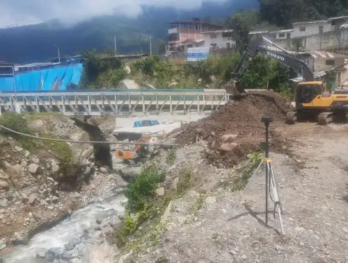El Gore Piura traslada maquinaria pesada a la provincia de Ayabaca para rehabilitar las carreteras afectadas por las lluvias intensas y evitar el aislamiento de varios centros poblados. ANDINA/Difusión