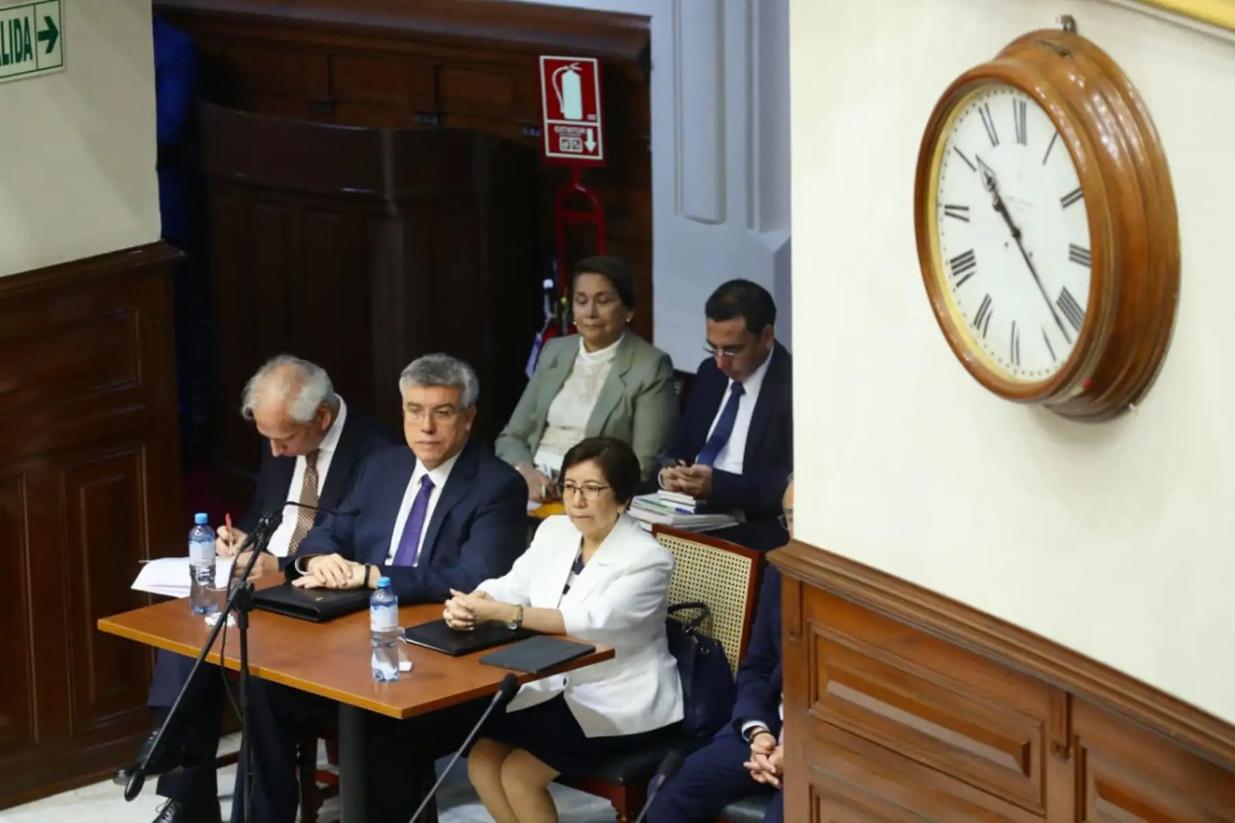 Miembros de la Junta Nacional de Justicia en el Congreso de la República. Foto: Congreso
