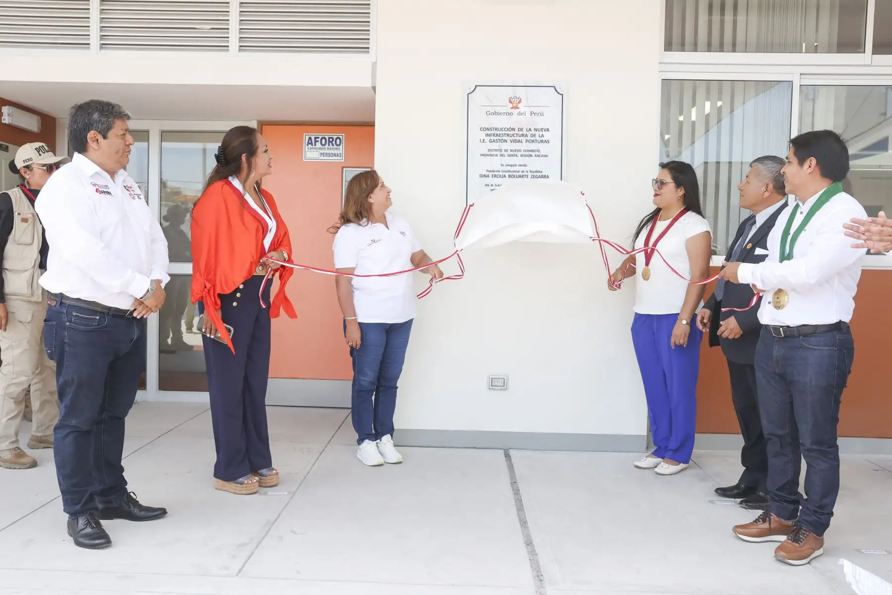 Presidenta Dina Boluarte participa en la entrega de nuevas instalaciones del colegio Gastón Vidal Porturas, en nuevo Chimbote. Foto: ANDINA/Prensa Presidencia
