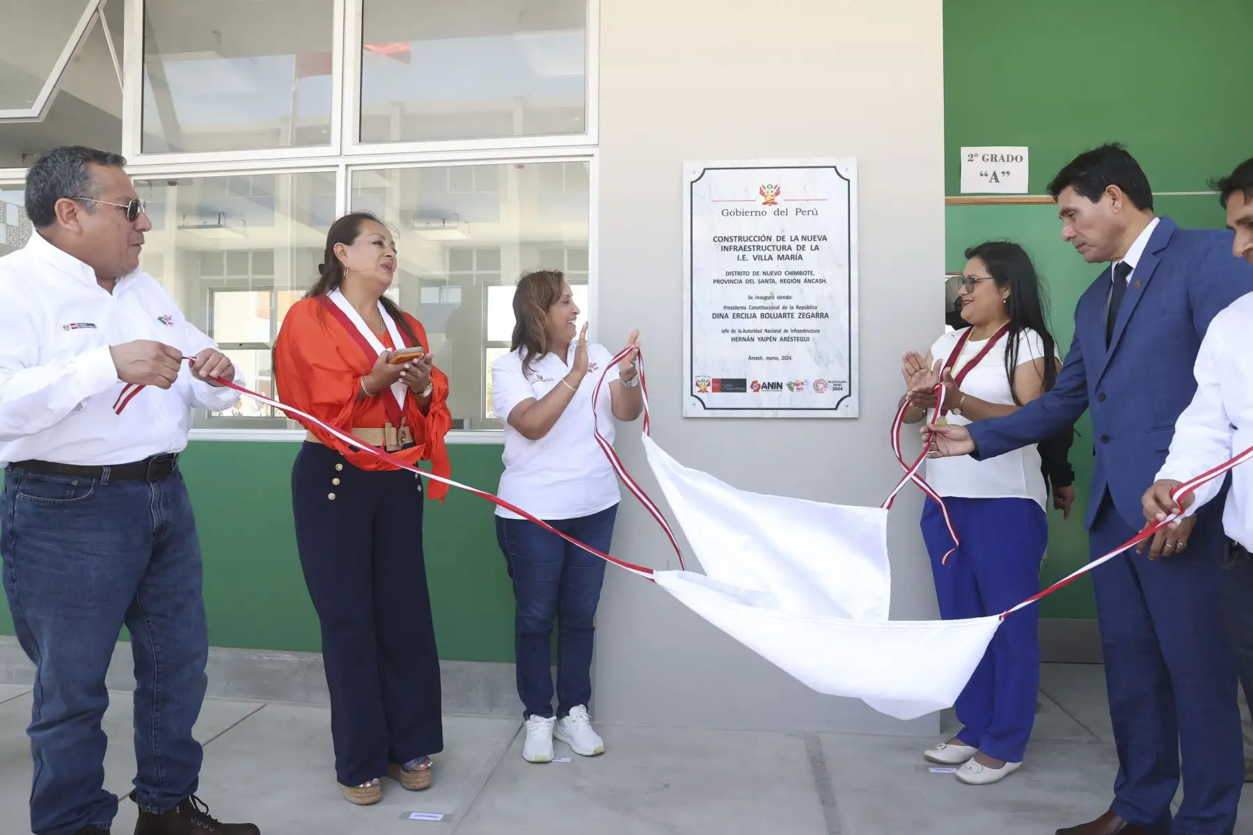 Presidenta Dina Boluarte se hace presente en la inauguración de nuevas instalaciones del colegio Villa María en nuevo Chimbote. Foto: ANDINA/ Prensa Presidencia