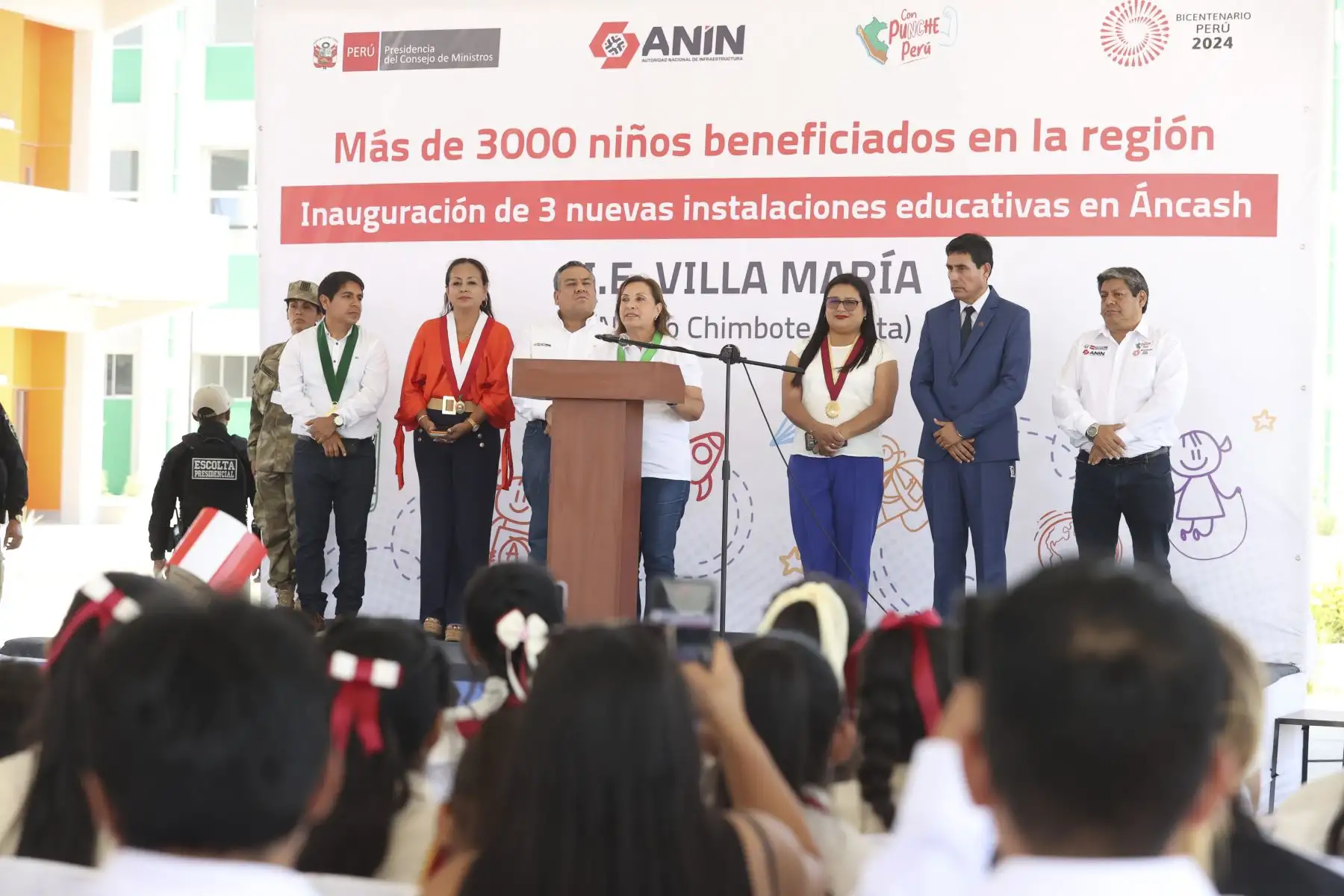 Presidenta Dina Boluarte se hace presente en la inauguración de nuevas instalaciones del colegio Villa María en nuevo Chimbote. Foto: ANDINA/ Prensa Presidencia