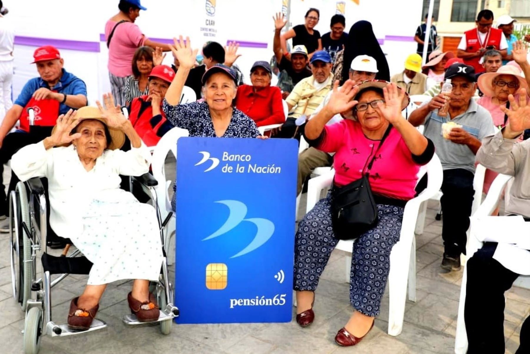 Día de la Mujer: usuarias de Pensión 65 se suman al sistema financiero con tarjetas débito. Foto: ANDINA/Difusión.