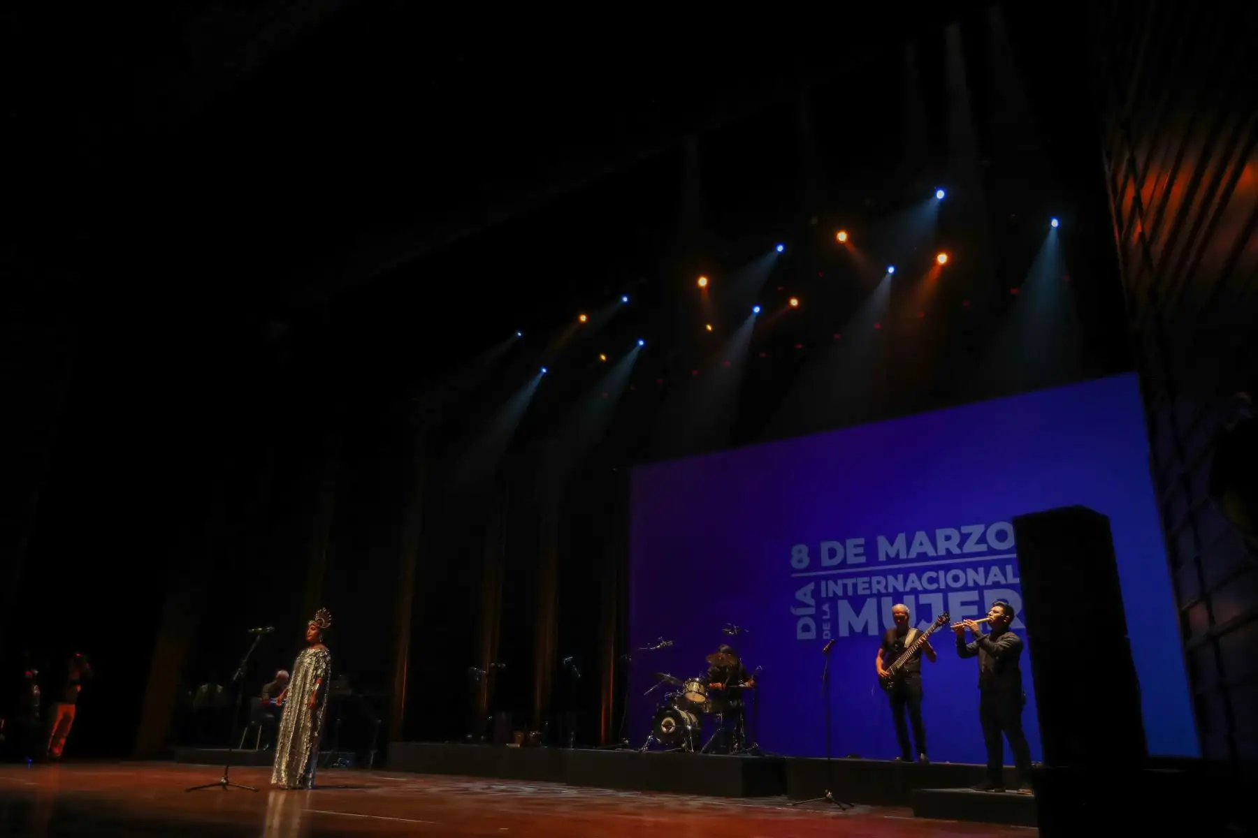La presidenta de la república , Dina Boluarte Zegarra, participó en el reconocimiento a las mujeres líderes por el desarrollo en igualdad, el cual busca reconocer a doce mujeres que destacan por su labor y trayectoria de vida.
Foto: ANDINA/Presidencia Perú
