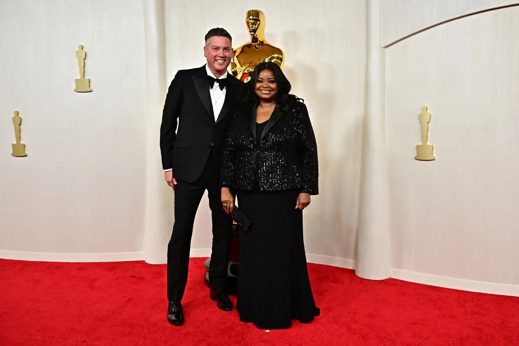 La actriz estadounidense Octavia Spencer (R) asiste a la 96ª edición de los Premios de la Academia en el Dolby Theatre de Hollywood, California. Foto: AFP