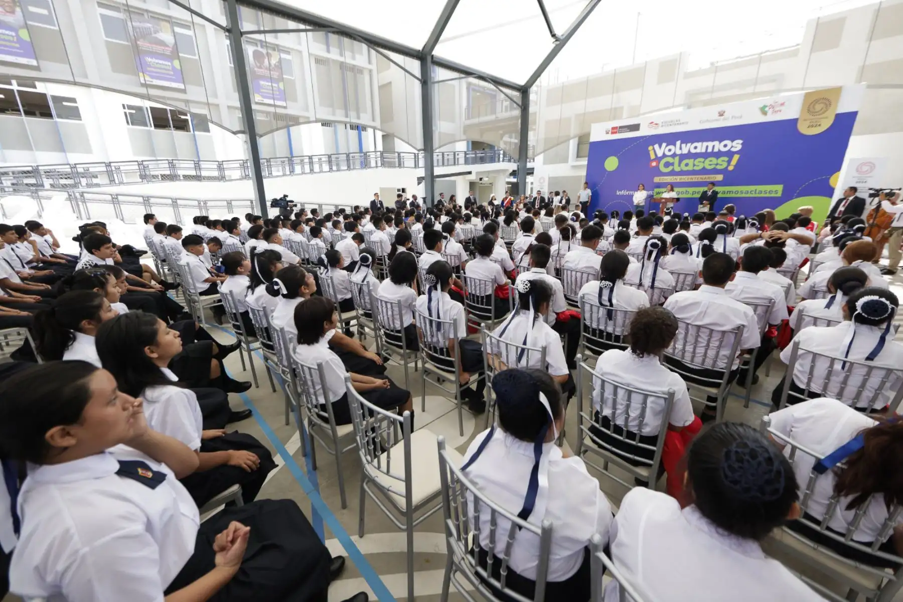 En el marco del inicio del año escolar 2024, la presidenta Dina Boluarte participa en la entrega de nuevas instalaciones de la I.E. San Felipe. Foto: ANDINA/ Prensa Presidencia