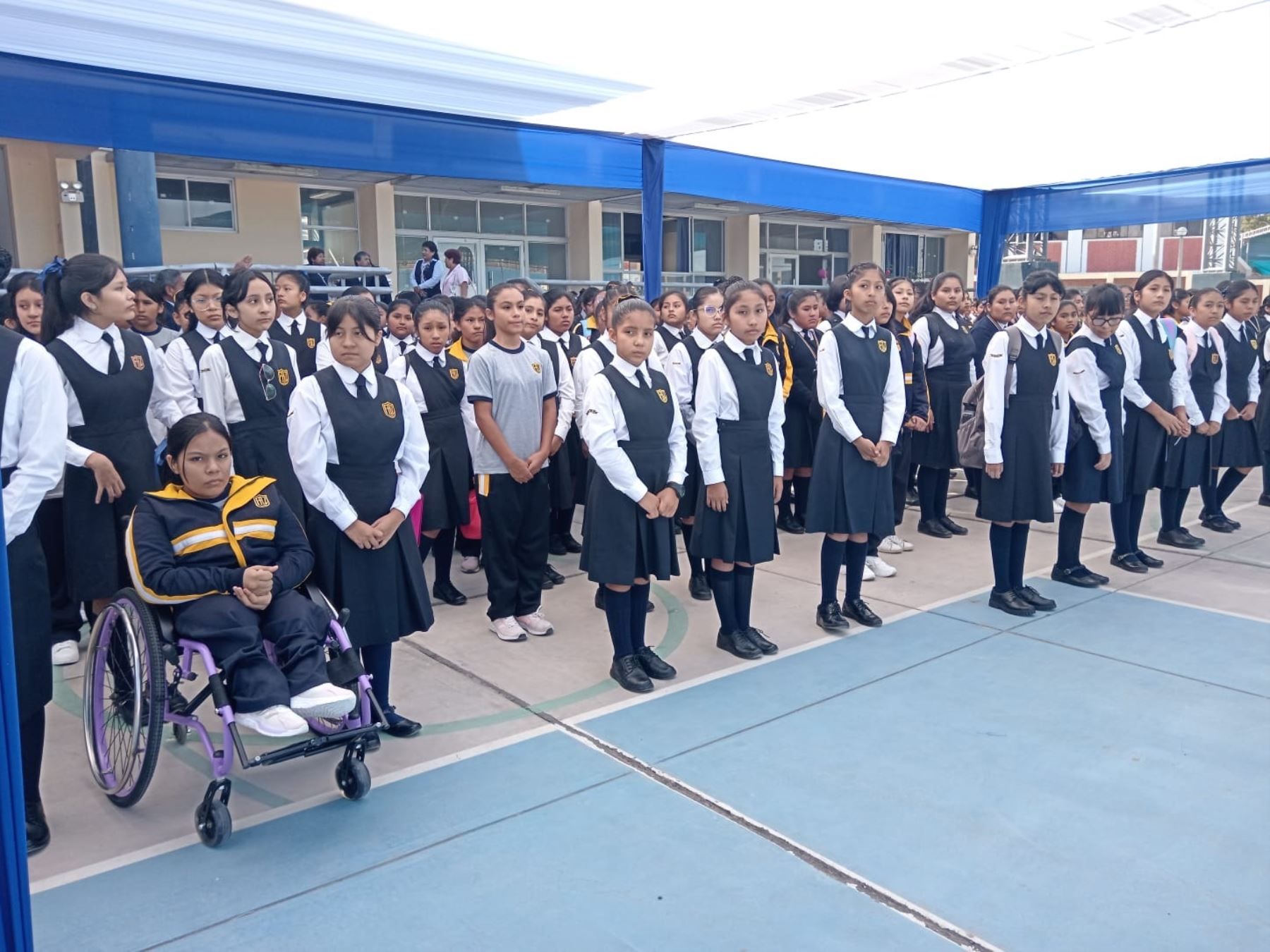 Con una ceremonia celebrada esta mañana en la institución educativa emblemática Francisco Antonio de Zela, Tacna dio inicio a las labores escolares 2024. ANDINA/Difusión