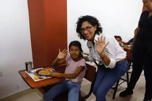 Ministra de Cultura reafirma su compromiso con la educación