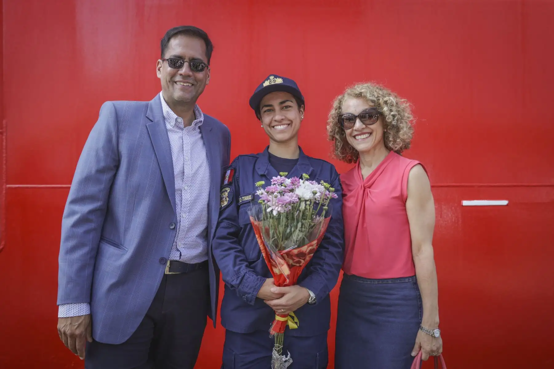 El buque oceanográfico B.A.P. Carrasco, de la Marina de Guerra del Perú, arribó esta mañana al Callao, tras la culminación de la Trigésima Campaña Científica del Perú en la Antártida, ANTAR XXX. Los tripulantes y científicos fueron recibidos por autoridades civiles y militares, así como de sus familiares, en una ceremonia que se realizó en la Base Naval del Callao y que estuvo presidida  por el ministro de Defensa, Walter Astudillo Chávez, y el comandante general de la Marina de Guerra, Almirante Luis Polar Figari.
Foto: ANDINA/Andrés Valle