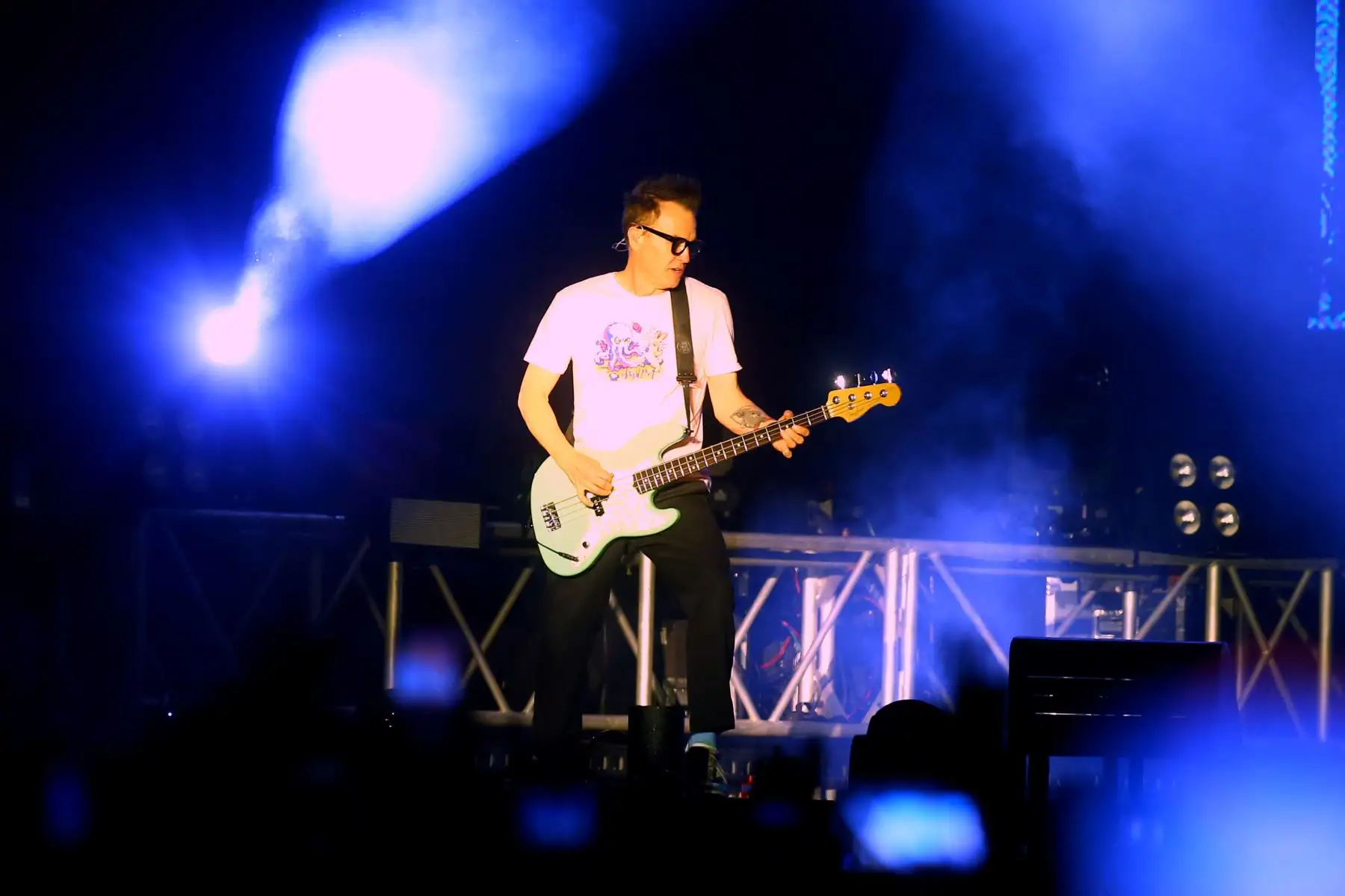 La emblemática banda de punk californiana, Blink-182, deleitó a sus miles de fanáticos peruanos en el estadio de la Universidad San Marcos, en donde ejecutaron muchos de sus clásicos temas como "All the small things", "Firstdate", "The Rock Show" y "What