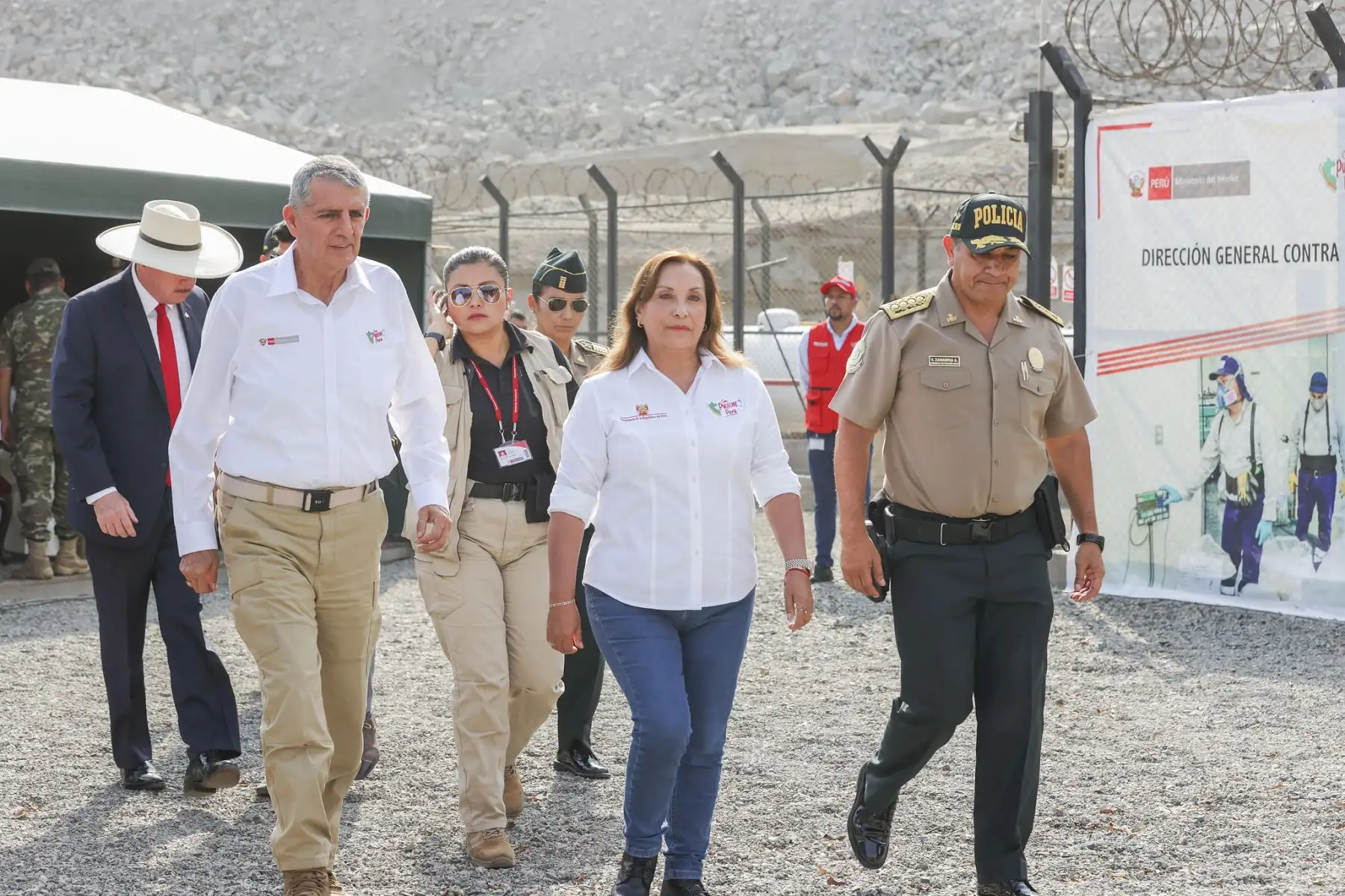 La presidenta de la república, Dina Boluarte, participa en la ceremonia de incineración de drogas decomisadas por la Policía Nacional del Perú (PNP). Foto: ANDINA/ Prensa Presidencia