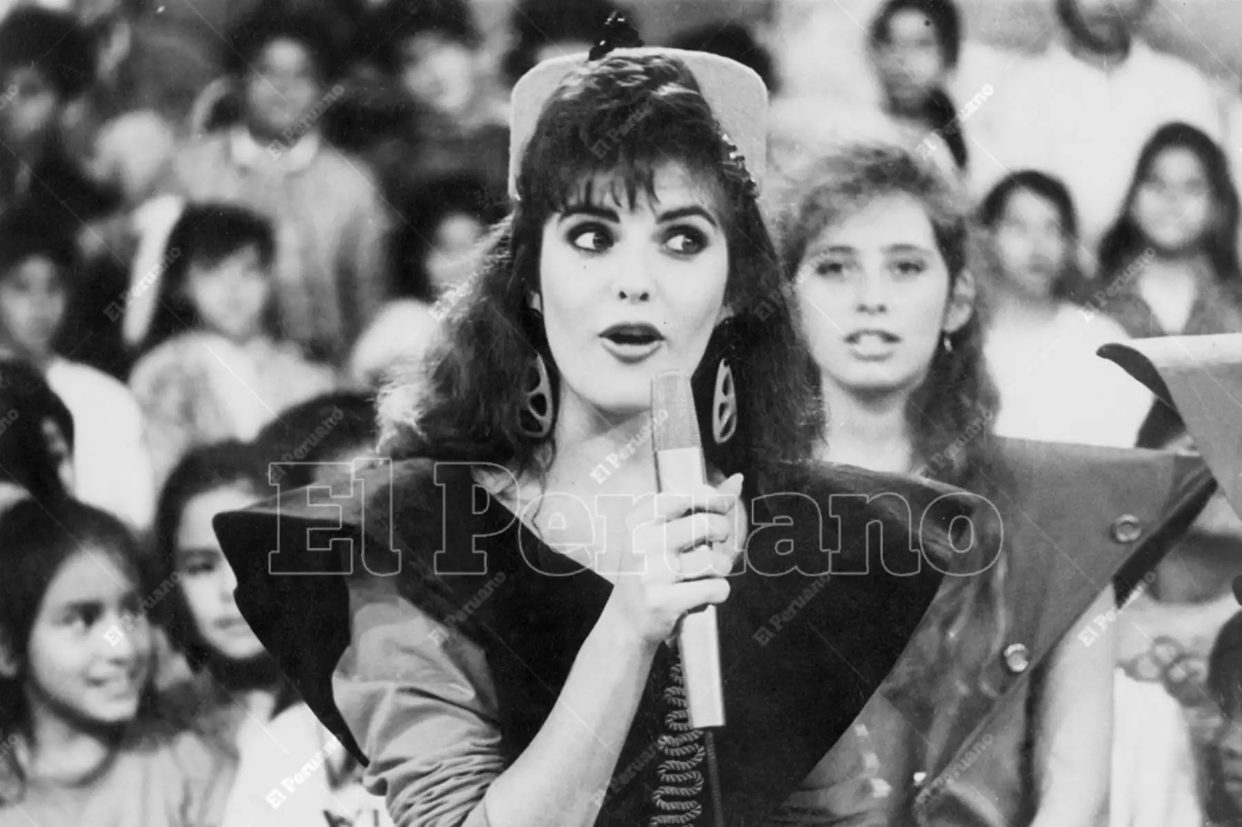 Lima - 7 noviembre 1990 / Mónica Santa María, animadora del exitoso programa infantil Nubeluz de Panamericana Televisión. Foto: Archivo Histórico de El Peruano / Difusión