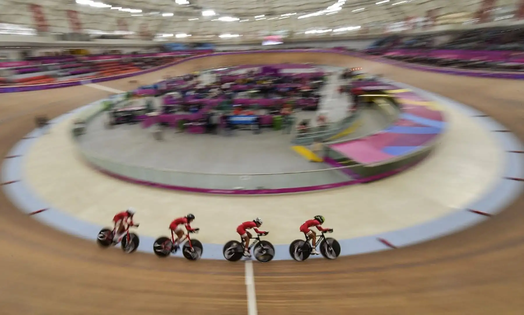 El equipo peruano compite en la prueba clasificatoria de ciclismo de persecución en pista por equipos, 4000 m. femenino, durante los Juegos Panamericanos Lima 2019, el 1 de agosto de 2019.Foto: AFP