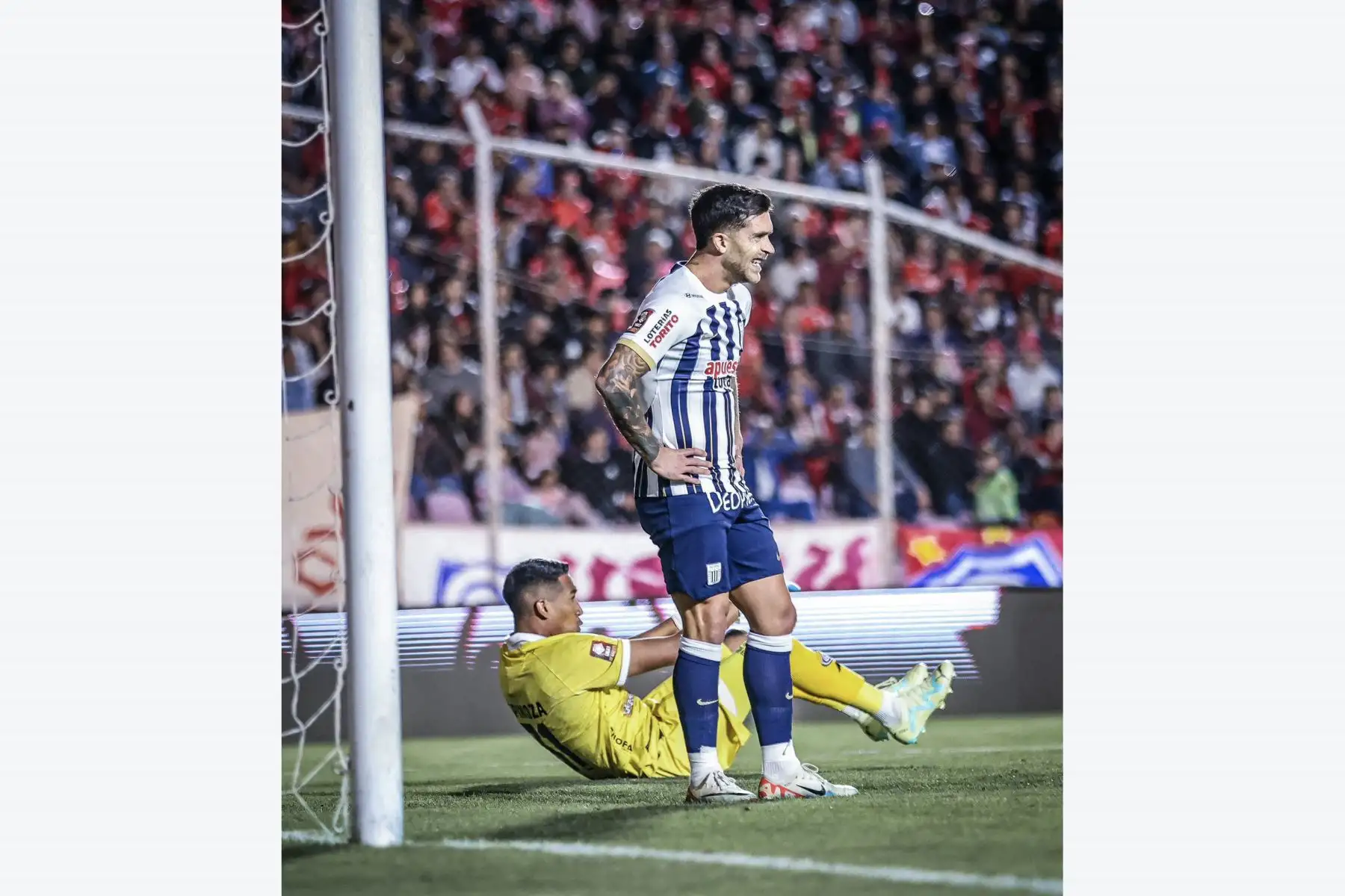 Alianza Lima registró su tercera derrota consecutiva al perder 2-1 en el campo del Cienciano del Cusco, este miércoles en la 8ª jornada del Torneo Apertura 2024.
El conjunto local se ubica en la cuarta posición del certamen con 13 unidades, producto de tres victorias, cuatro empates y ninguna derrota.
Foto: @Liga1
