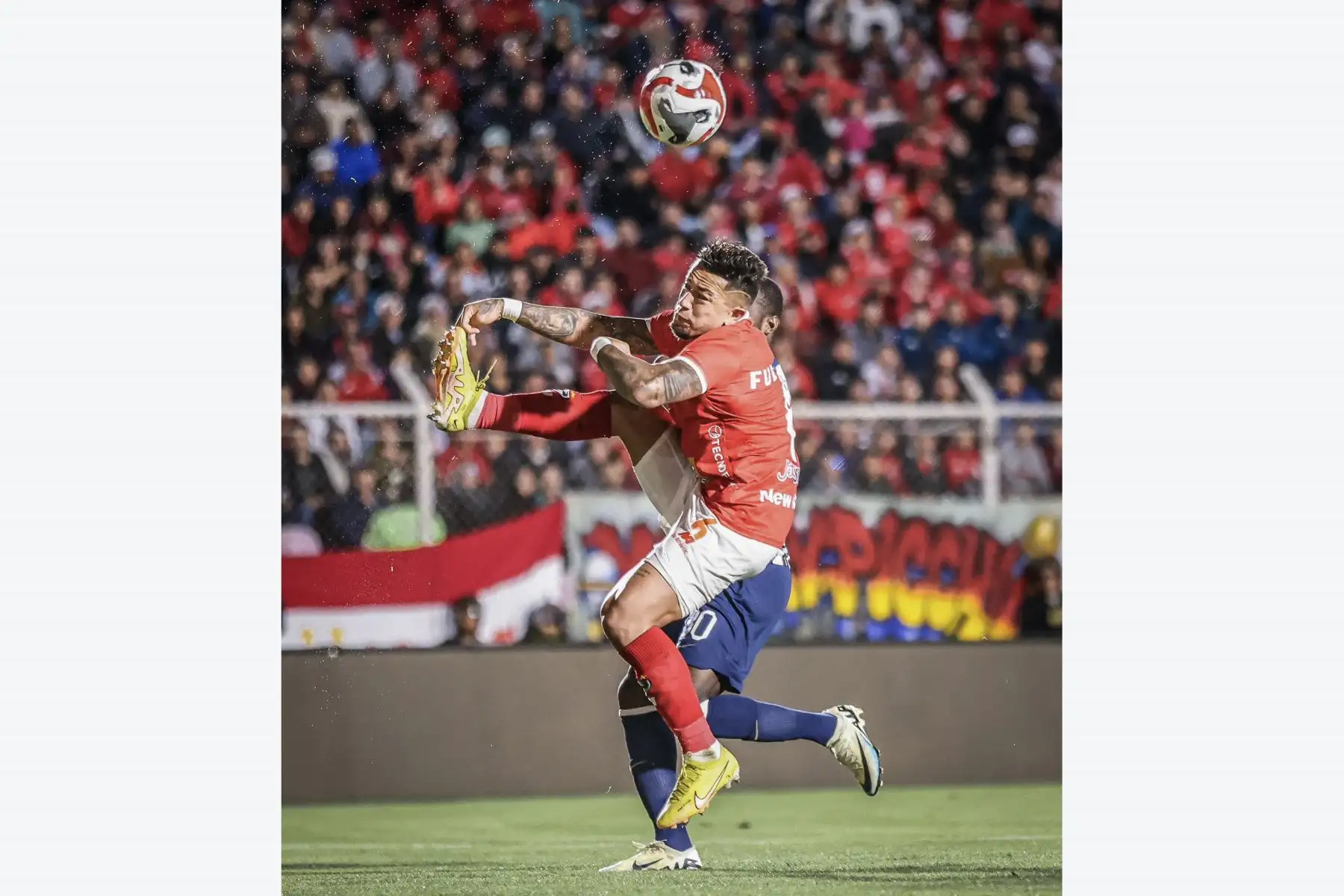 Alianza Lima registró su tercera derrota consecutiva al perder 2-1 en el campo del Cienciano del Cusco, este miércoles en la 8ª jornada del Torneo Apertura 2024.
El conjunto local se ubica en la cuarta posición del certamen con 13 unidades, producto de tres victorias, cuatro empates y ninguna derrota.
Foto: @Liga1