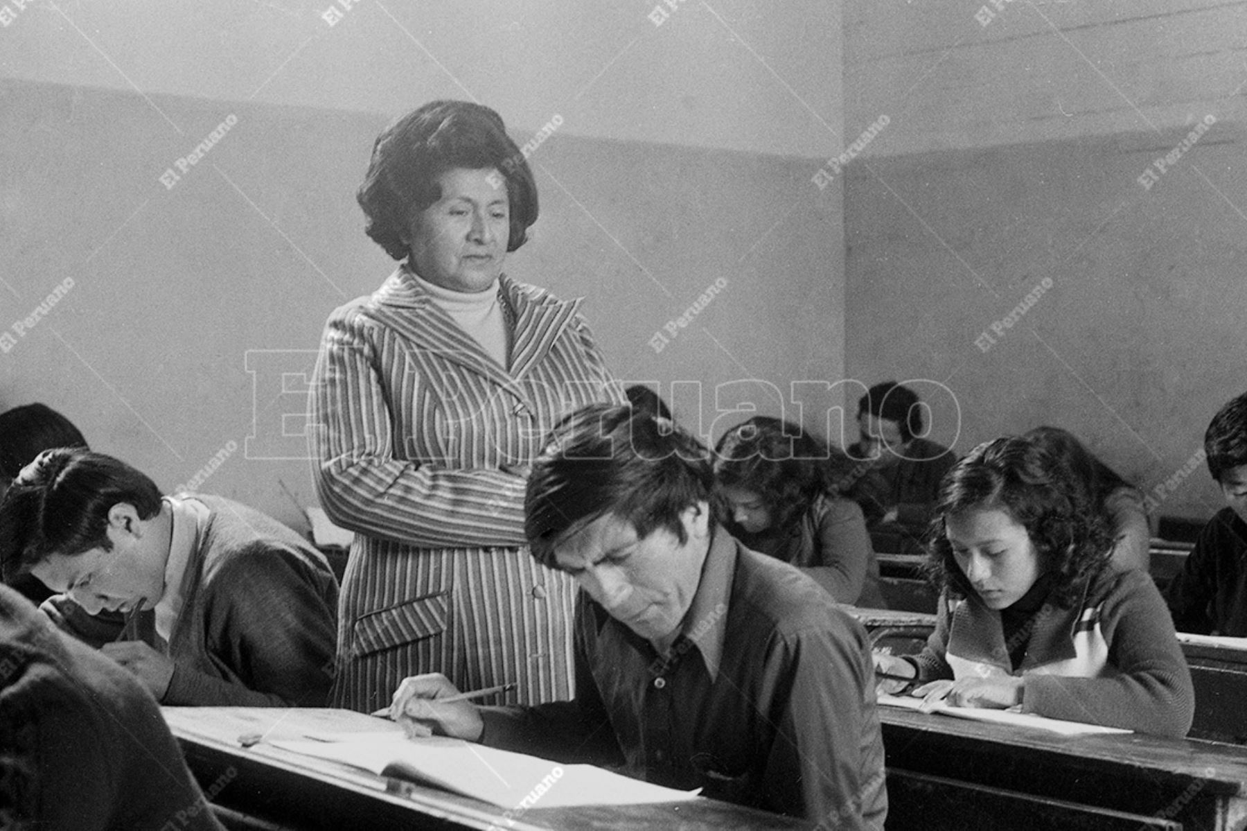 Lima - 06 agosto 1977 / Examen de admisión a la Universidad Nacional Mayor de San Marcos. Foto: Archivo Histórico de El Peruano / Pavel Marrul