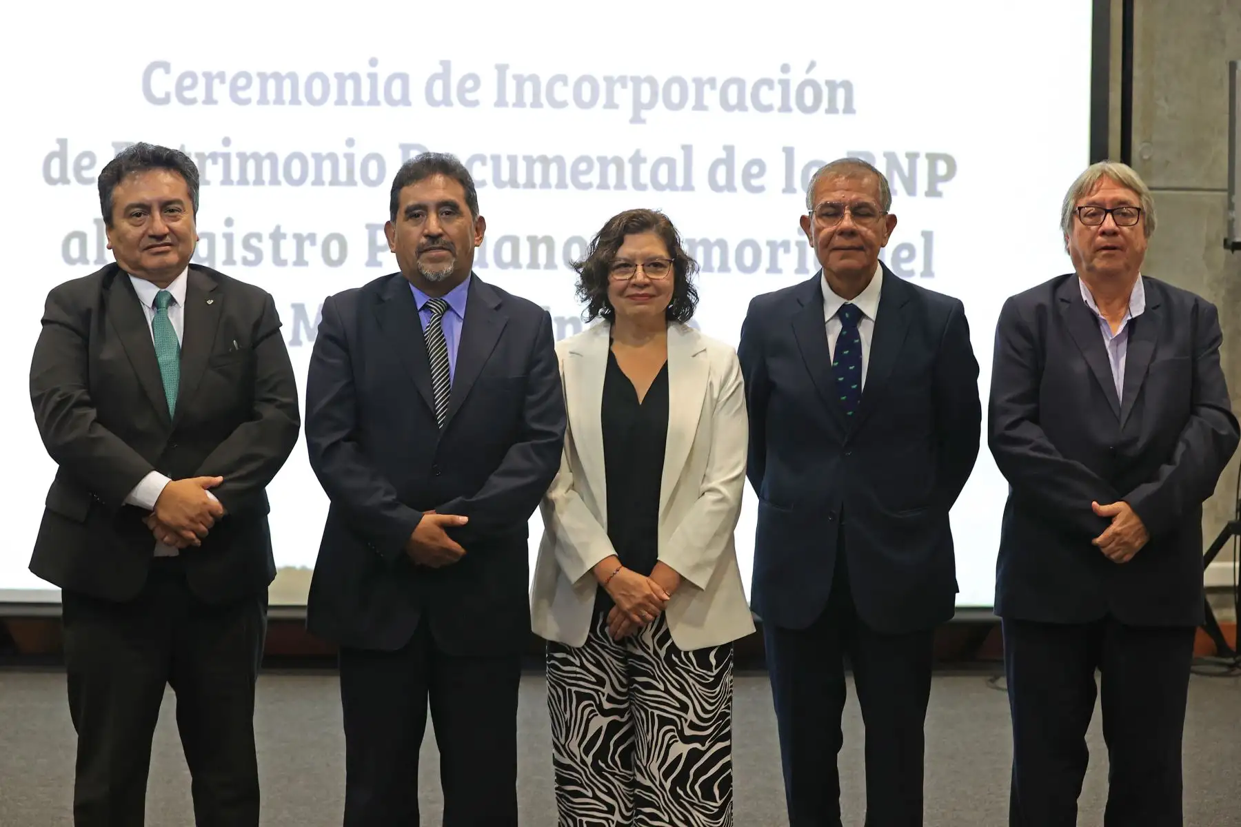 Félix Paz, director de El Peruano, Kelly Carpio Ochoa, directora de Protección de las Colecciones, Boris Espezúa Salmón,  jefe institucional de la BNP, Fernándo López Sánchez, presidente del Comité Peruano Memoria del Mundo. Ceremonia de" incorporación de Patrimonio Documental de la BNP  al Registro Peruano Memoria del Mundo- Unesco".  Foto: ANDINA/Jhonel Rodríguez Robles