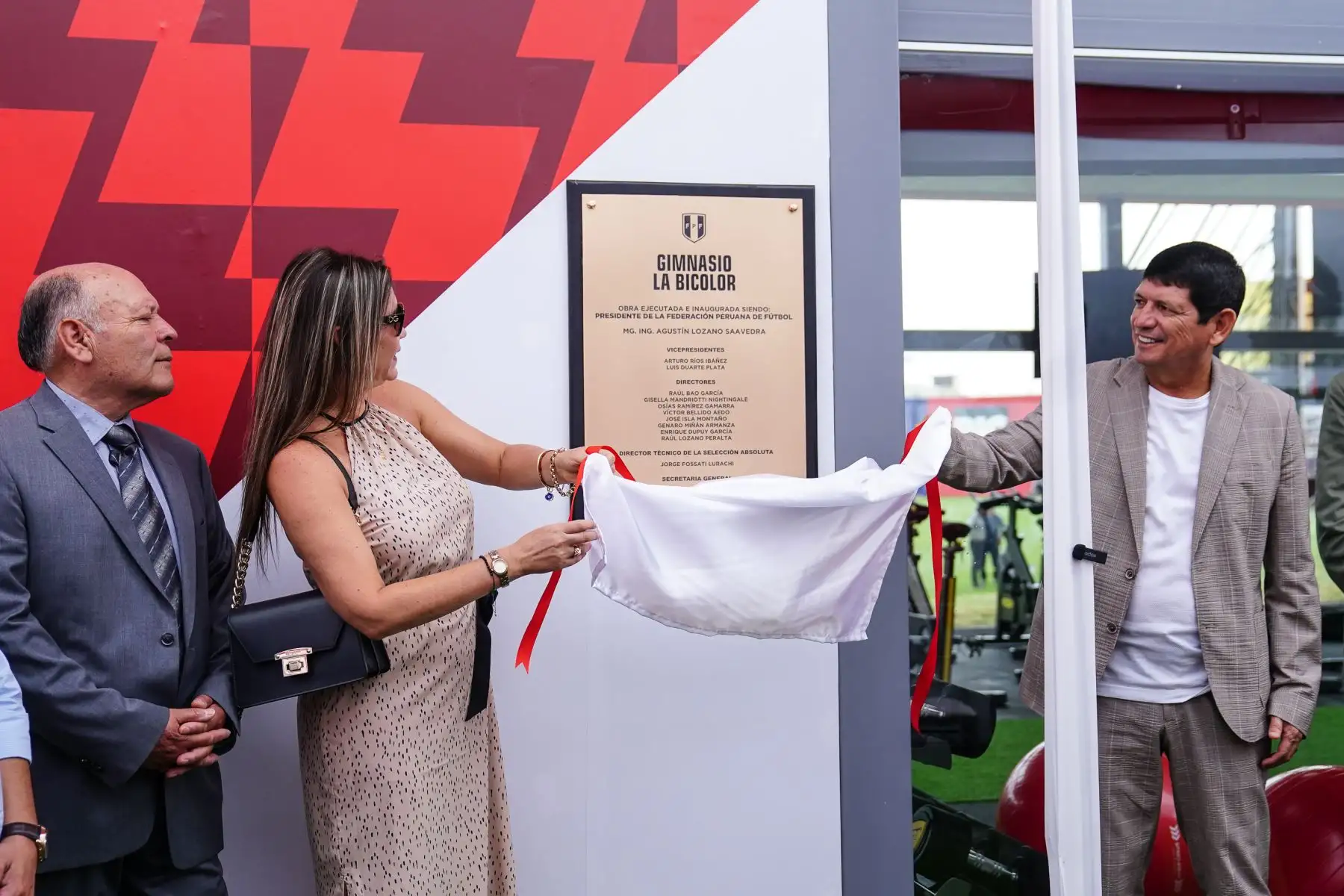 La Federación Peruana de Fútbol inauguró el moderno “Gimnasio La Bicolor” en la Videna FPF. Esta gran infraestructura, de primer nivel, ya está a disposición de la selección absoluta que se prepara para la fecha FIFA de marzo, Copa América y Eliminatorias.
Foto: ANDINA/FPF