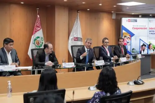 MTC y ProInversión firman convenio interinstitucional.