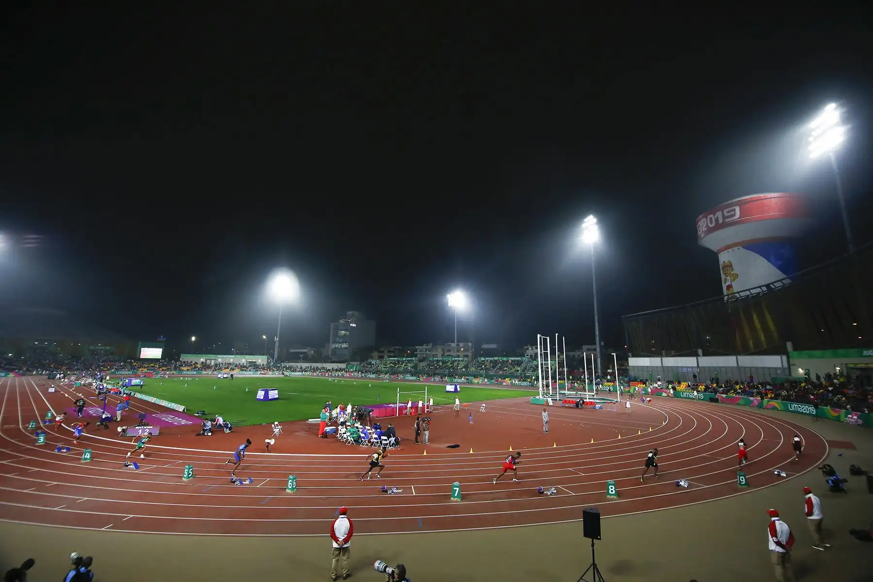 Lima -  9 de agosto de 2019 / Carrera final de atletismo de relevos 4x100 m masculino en el Estadio Atlético de la  Villa Deportiva Nacional - VIDENA, en los Juegos Panamericanos Lima 2019. Foto: Legado