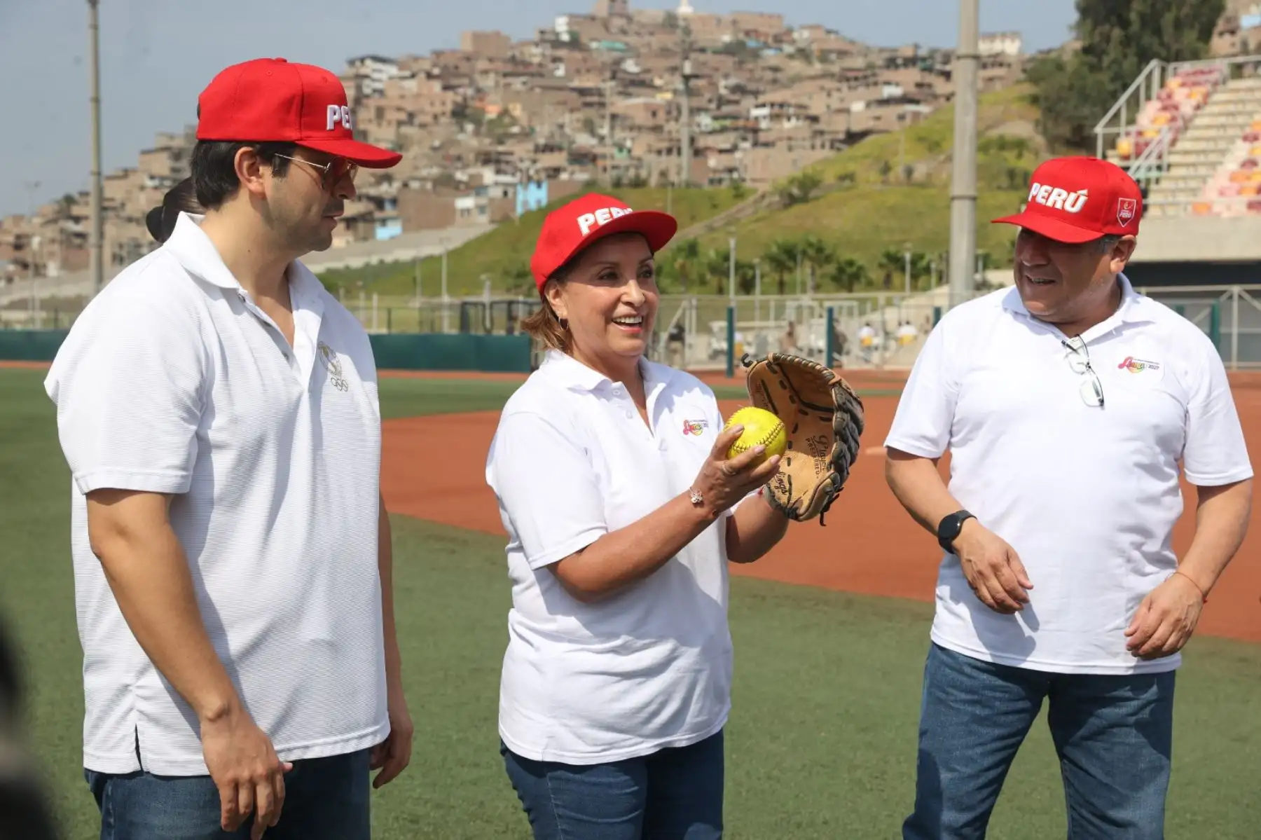 Presidenta Dina Boluarte inspecciona complejo deportivo Andrés Avelino Cáceres en Villa María del Triunfo. Foto: ANDINA/Prensa Presidencia