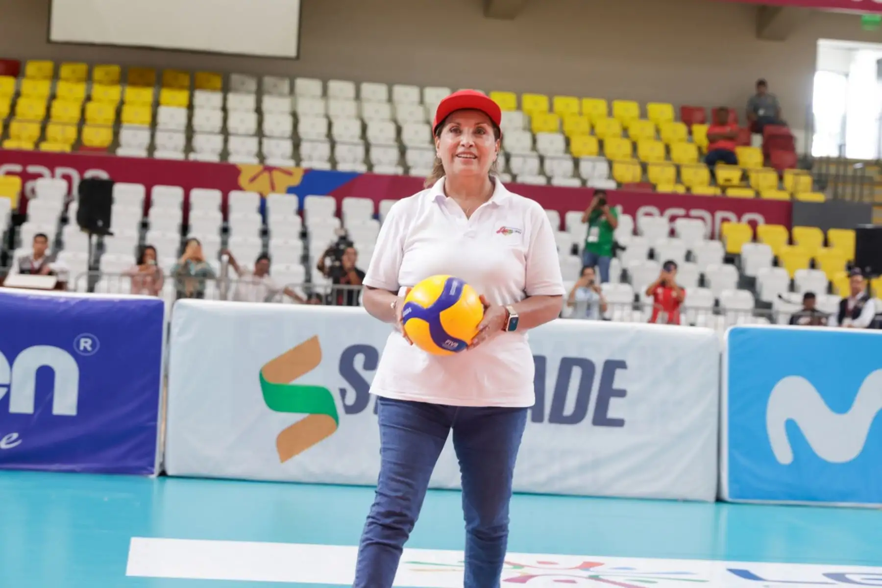 Presidenta Dina Boluarte recorrió el polideportivo Villa El Salvador. Foto: ANDINA/ Prensa Presidencia