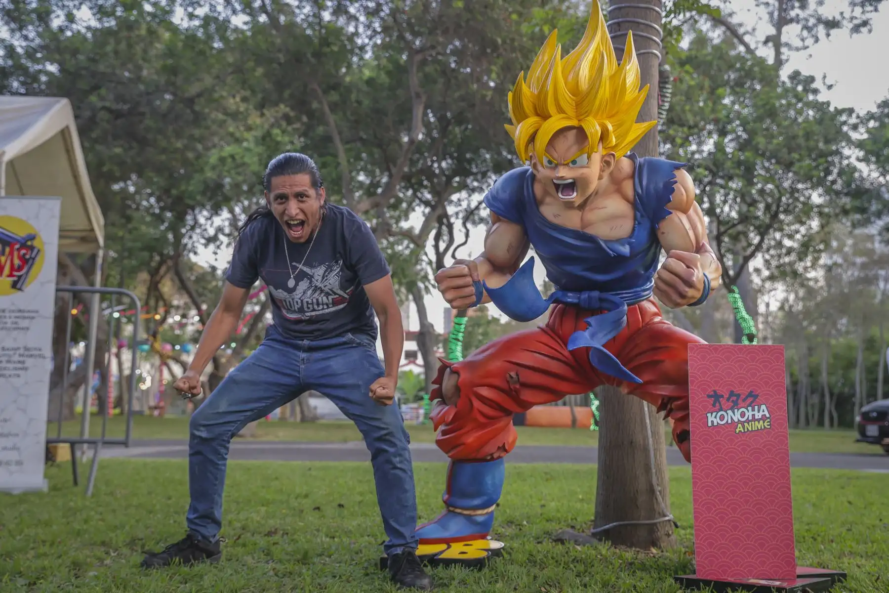 Fanáticos de Dragon Ball vivieron momentos de diversión y nostalgia recordando todo el legado de Akira Toriyama, y disfrutando de las diversas actividades que se realizan en la zona Tangüis del Circuito Mágico del Agua, para rendir homenaje al legado de uno de los maestros del género manga que ha dejado una huella imborrable en la cultura popular. Concursos de cosplay, proyecciones, juegos, música en vivo y la presencia de los icónicos personas como Goku, Vegeta, Freezer y muchas cosas más que ofrece este evento que se realiza del 15 al 17 de marzo.
Foto: ANDINA/Andrés Valle