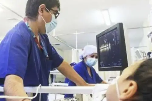 La cirugía, realizada gratuitamente por el Seguro Integral de Salud (SIS), se llevó a cabo mediante una técnica de circulación extracorpórea. ANDINA/Difusión