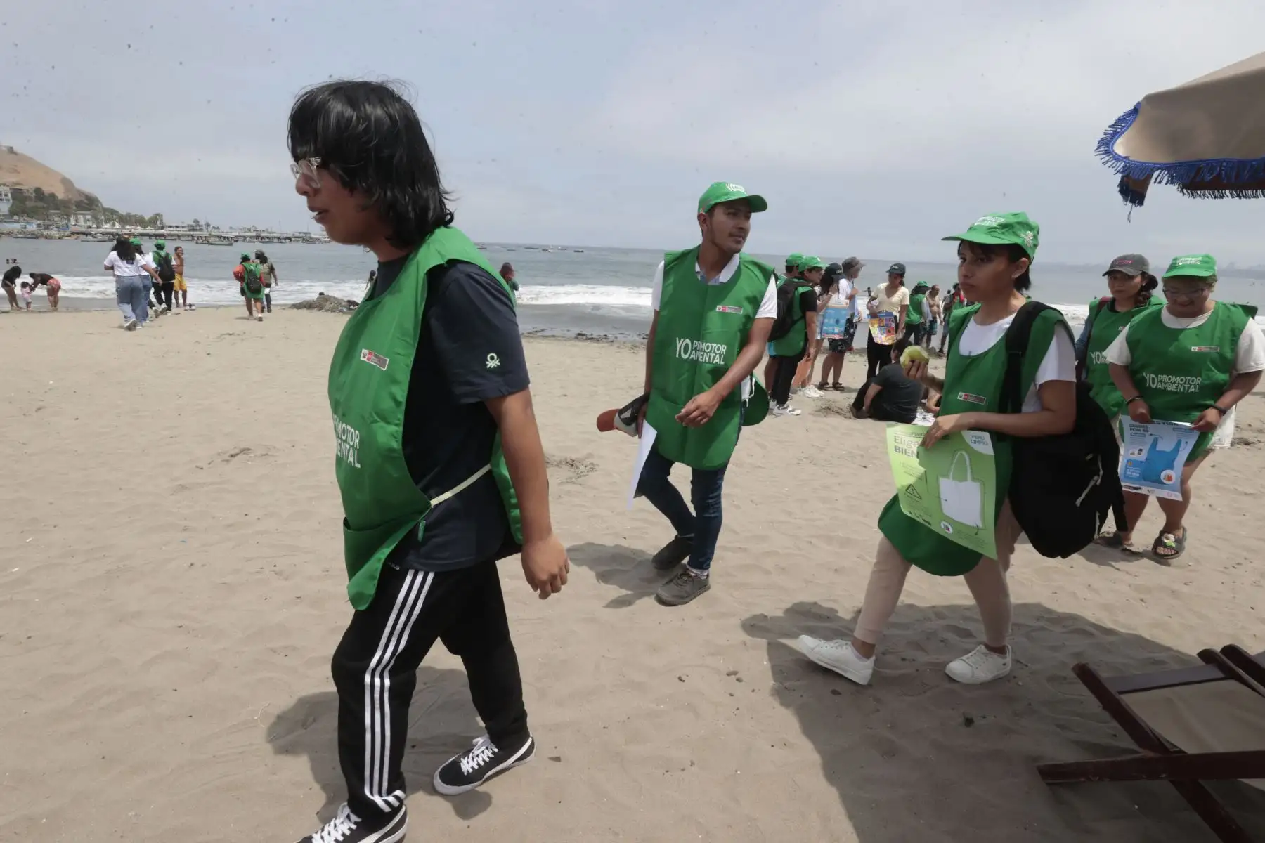 Campaña “Salva Playas” del Ministerio de Ambiente 
en Playa agua dulce Chorrillo. Foto: ANDINA/ Vidal Tarqui