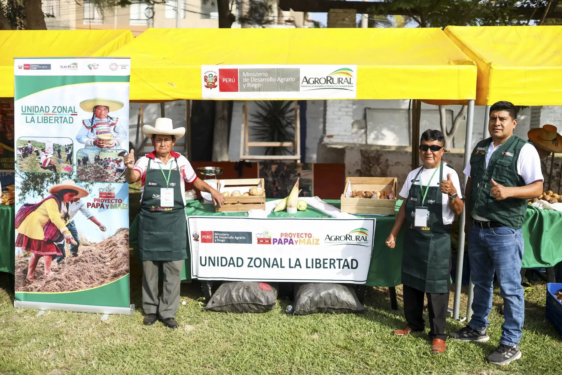 El ingreso a esta feria es gratuito, y aquí también podrán encontrar alimentos que ha sido producidos con apoyo de tecnologías agrarias innovadoras como el queso hecho a base de maíz morado INIA  601, una variedad genética de alto valor nutritivo. Foto: Midagri