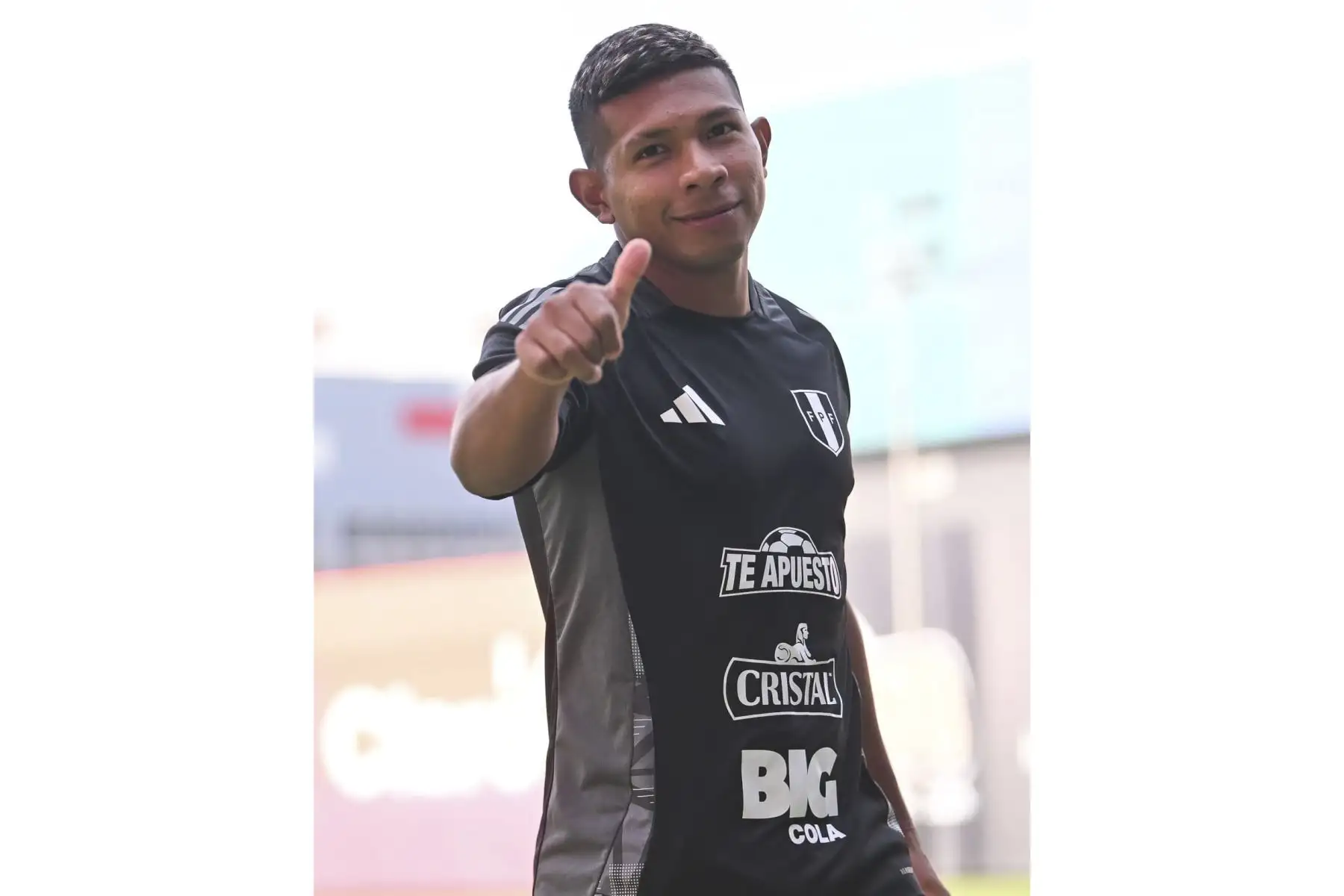 Edison Flores, jugador de Universitario de Deportes. La selección peruana continúa con los entrenamientos en la Videna para su partido encuentro amistoso ante Nicaragua. Foto: FPF