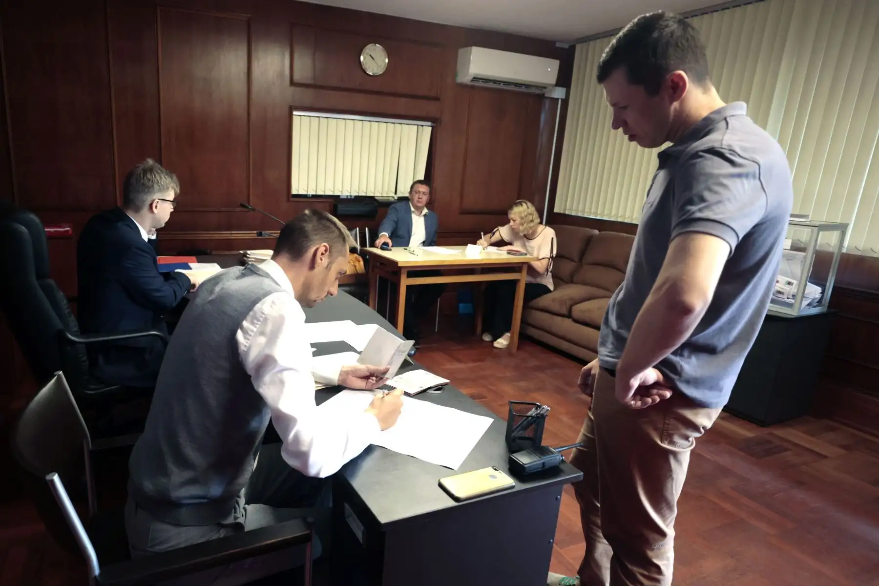 Rusos votan en la embajada de su país en Lima. Foto: ANDINA/ Vidal Tarqui