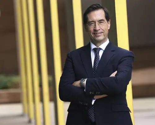 Presentan conferencia de Mario Alonso Puig..