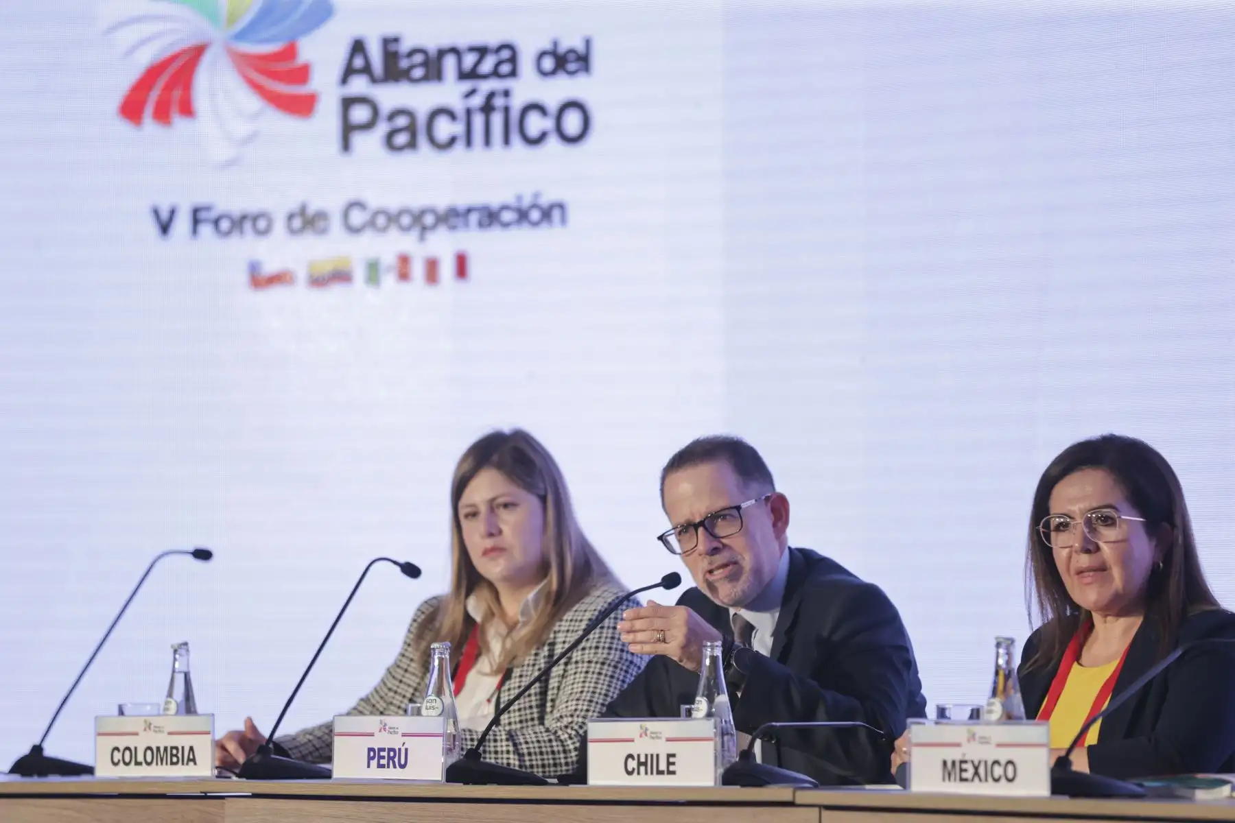 El Viceministro de Relaciones Exteriores, Embajador Ignacio Higueras Hare, acompañado por los coordinadores nacionales de Chile, Colombia y México, inaguró el  V Foro de Cooperación de la Alianza del Pacífico, que desarrolla bajo la Presidencia Pro Tempore del Perú. En este encuentro se busca dialogar y explorar oportunidades de cooperación internacional en beneficio de los ciudadanos de los paises integrantes de la Alianza. 
Foto: ANDINA/Andrés Valle