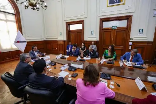 Jefe de Gabinete se reúne con bancada de Fuerza Popular