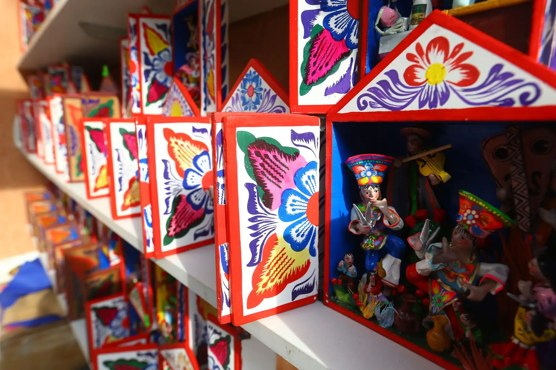 Se inauguró en el distrito de San Borja la Feria “Amautas de la Artesanía Peruana”, un evento que reúne por primera vez a 19 grandes artesanos de gran trayectoria y reconocidos como Amautas de la Artesanía Peruana, los cuales ofrecen al público asistente sus obras elaboradas íntegramente a mano. Foto: ANDINA/Eddy Ramos