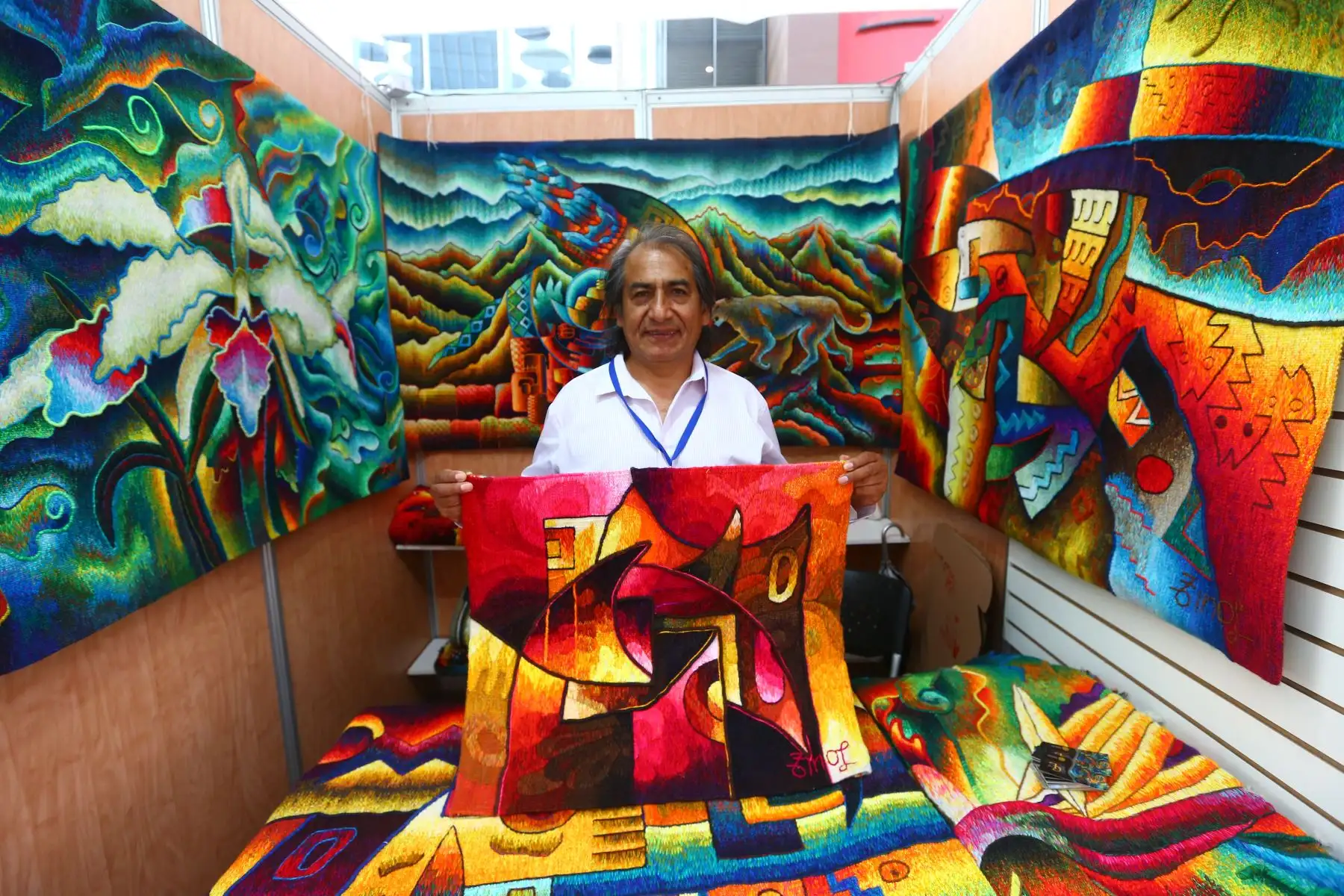 Constantino Laura es uno de los 19 artesanos de trayectoria que participa en la Feria “Amautas de la Artesanía Peruana”, inaugurada hoy martes 19 de marzo en San Borja. Foto: ANDINA/Eddy Ramos