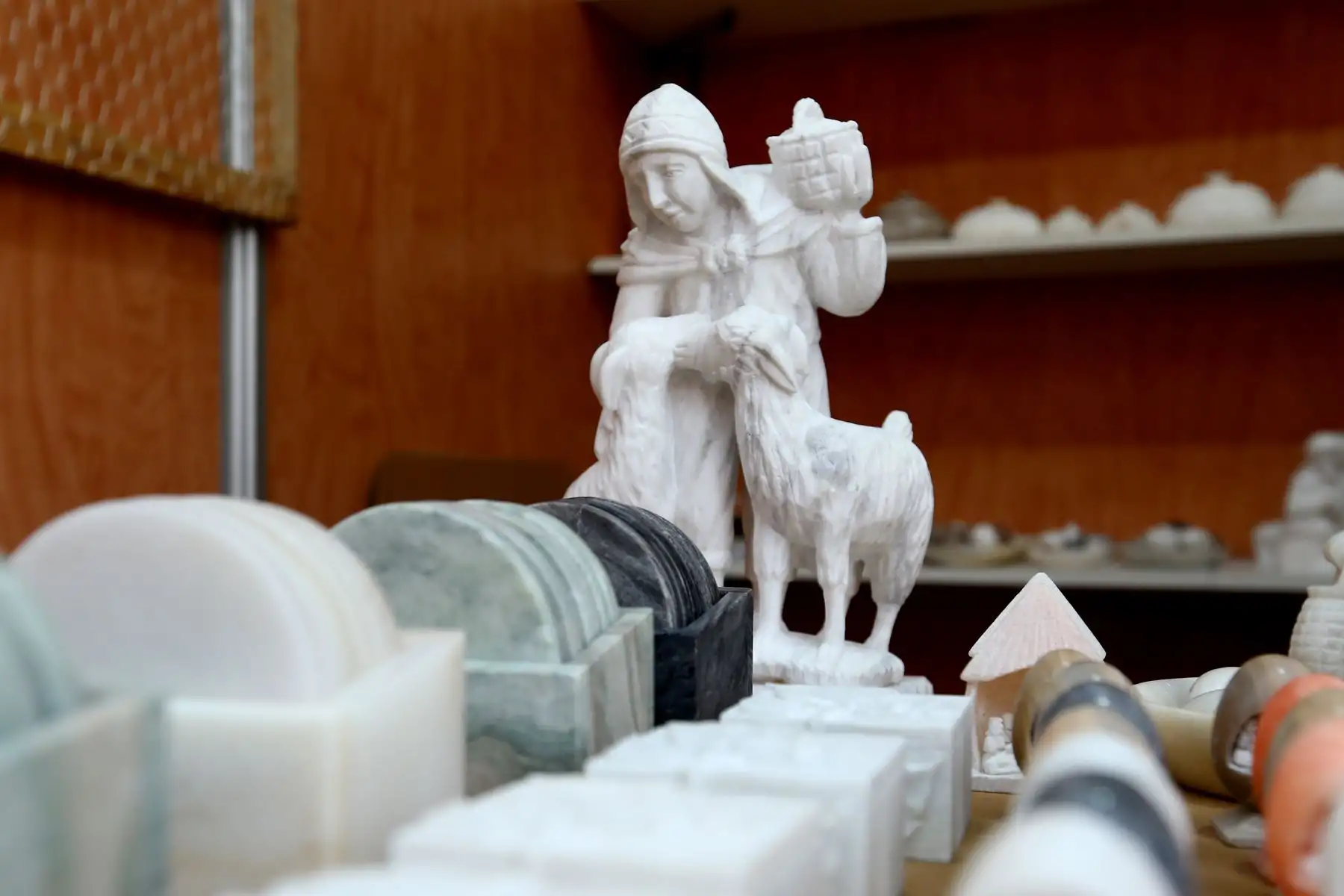 Se inauguró en el distrito de San Borja la Feria “Amautas de la Artesanía Peruana”, un evento que reúne por primera vez a 19 grandes artesanos de gran trayectoria y reconocidos como Amautas de la Artesanía Peruana, los cuales ofrecen al público asistente sus obras elaboradas íntegramente a mano. Foto: ANDINA/Eddy Ramos