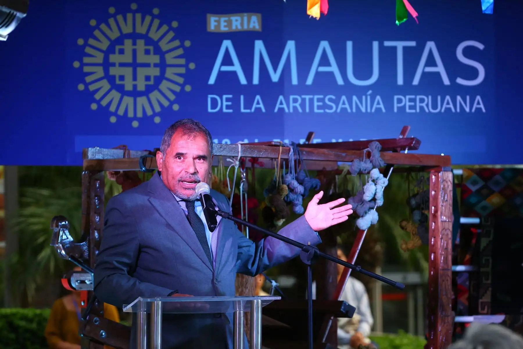 El ministro de Comercio Exterior y Turismo, Juan Carlos Mathews, participó en la inauguración de la Feria “Amautas de la Artesanía Peruana”, que reúne a 19 grandes artesanos de gran trayectoria. Foto: ANDINA/Eddy Ramos