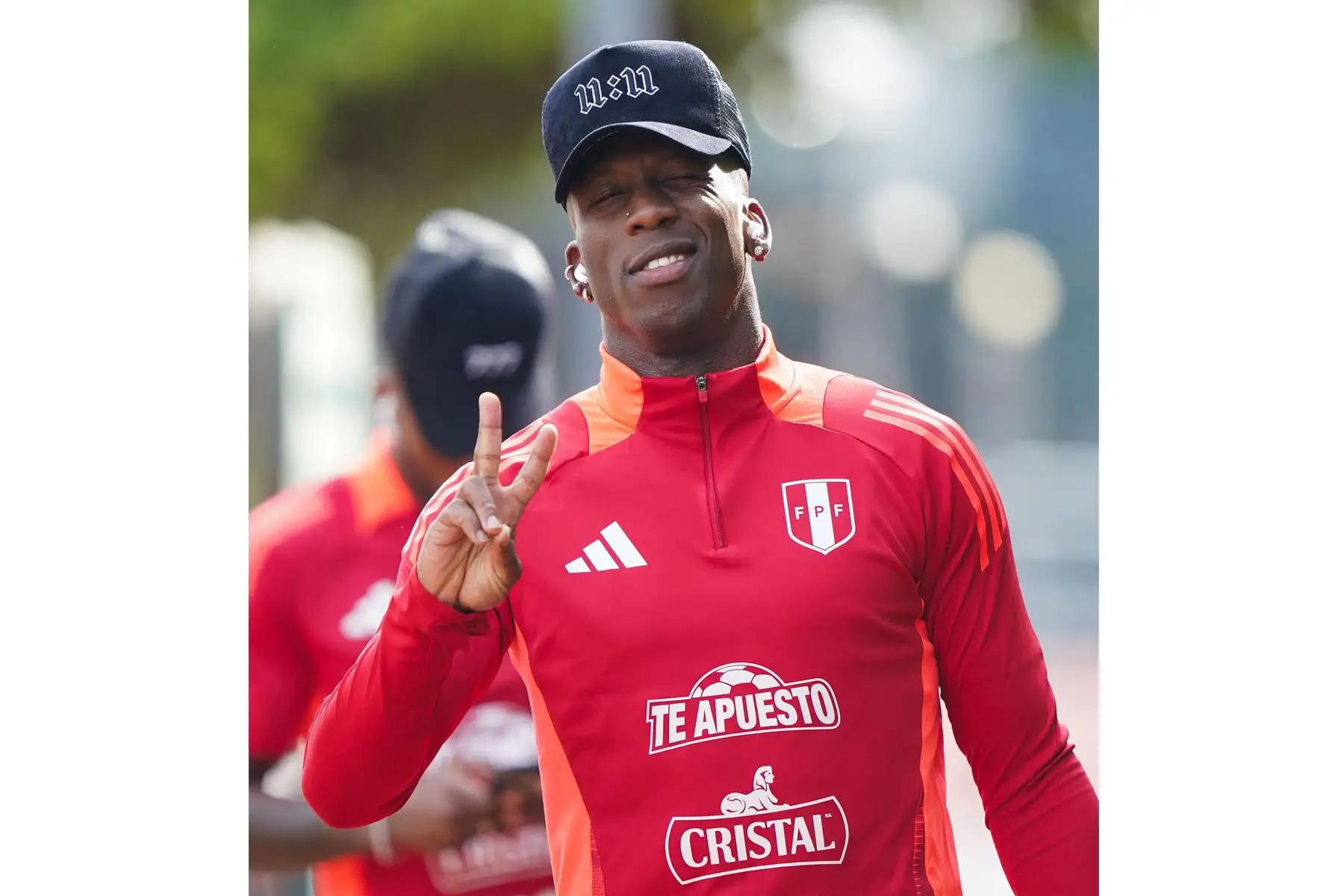 Luis Advíncula, jugador convocado por el técnico Jorge Fossati para la Selección Peruana de Fútbol, entrena junto con sus compañeros en la Videna de San Luis con miras a los partidos amistosos contra las selecciones de Nicaragua y República Dominicana. Foto: FPF
