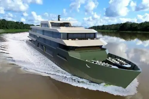 La empresa estatal Servicios Industriales de la Marina (SIMA PERÚ S.A.), adscrita al Ministerio de Defensa, construirá en su filial de Iquitos un moderno yate de expedición fluvial turístico de última generación para la empresa sudafricana And Beyond Amazon Expeditons S.A.C., dedicada al turismo de lujo y conservación